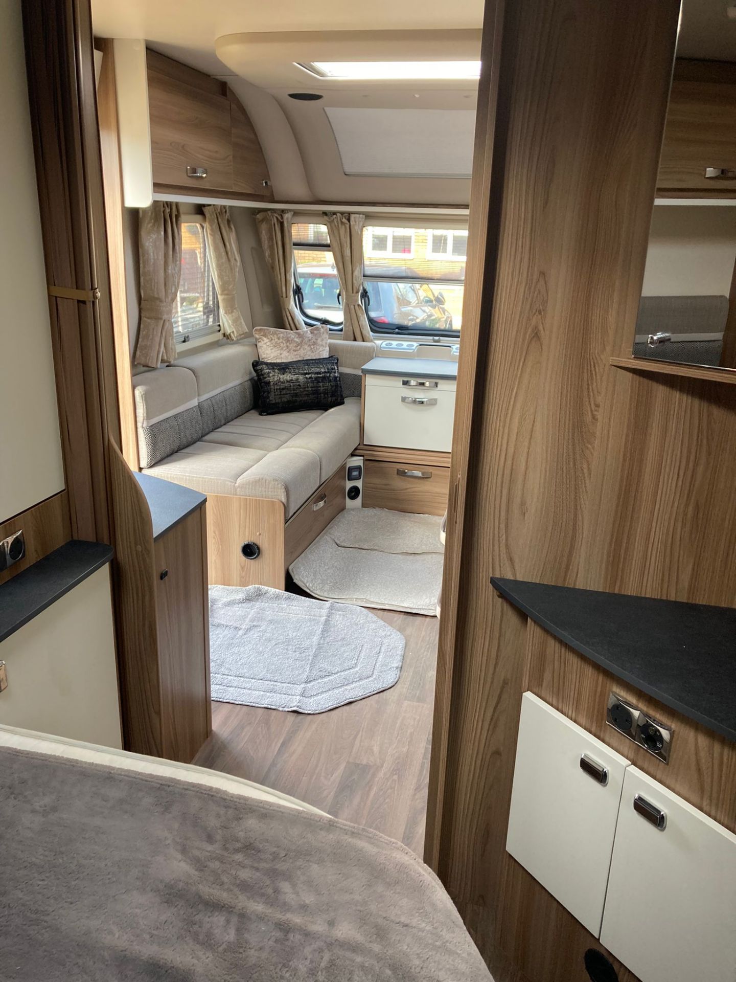 SWIFT AVENTURA M4SB (2021) 4 BERTH TOURING CARAVAN - 1 OWNER - UK SUPPLIED GREAT SPEC - Image 33 of 37