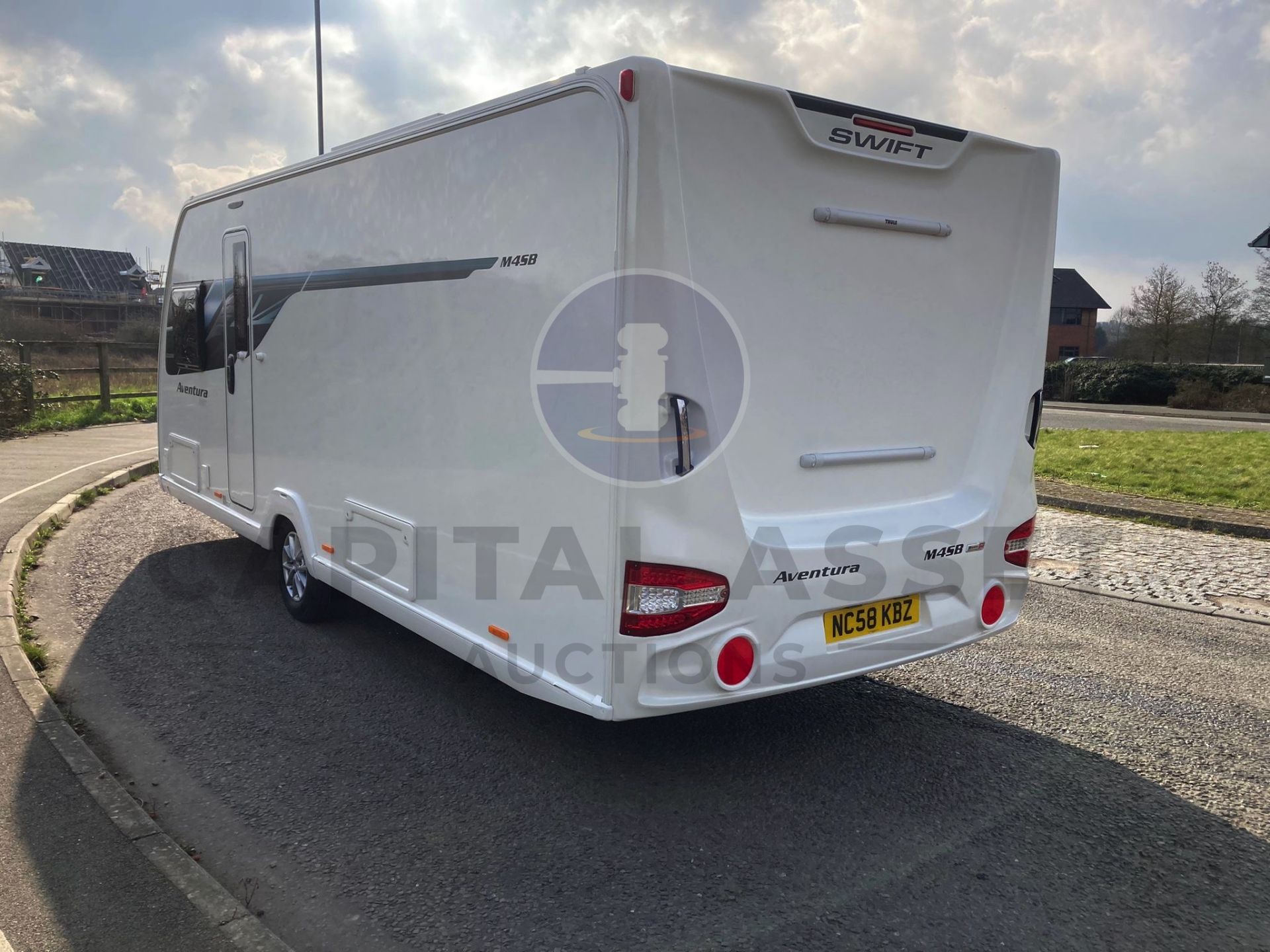 SWIFT AVENTURA M4SB (2021) 4 BERTH TOURING CARAVAN - 1 OWNER - UK SUPPLIED GREAT SPEC - Image 4 of 37