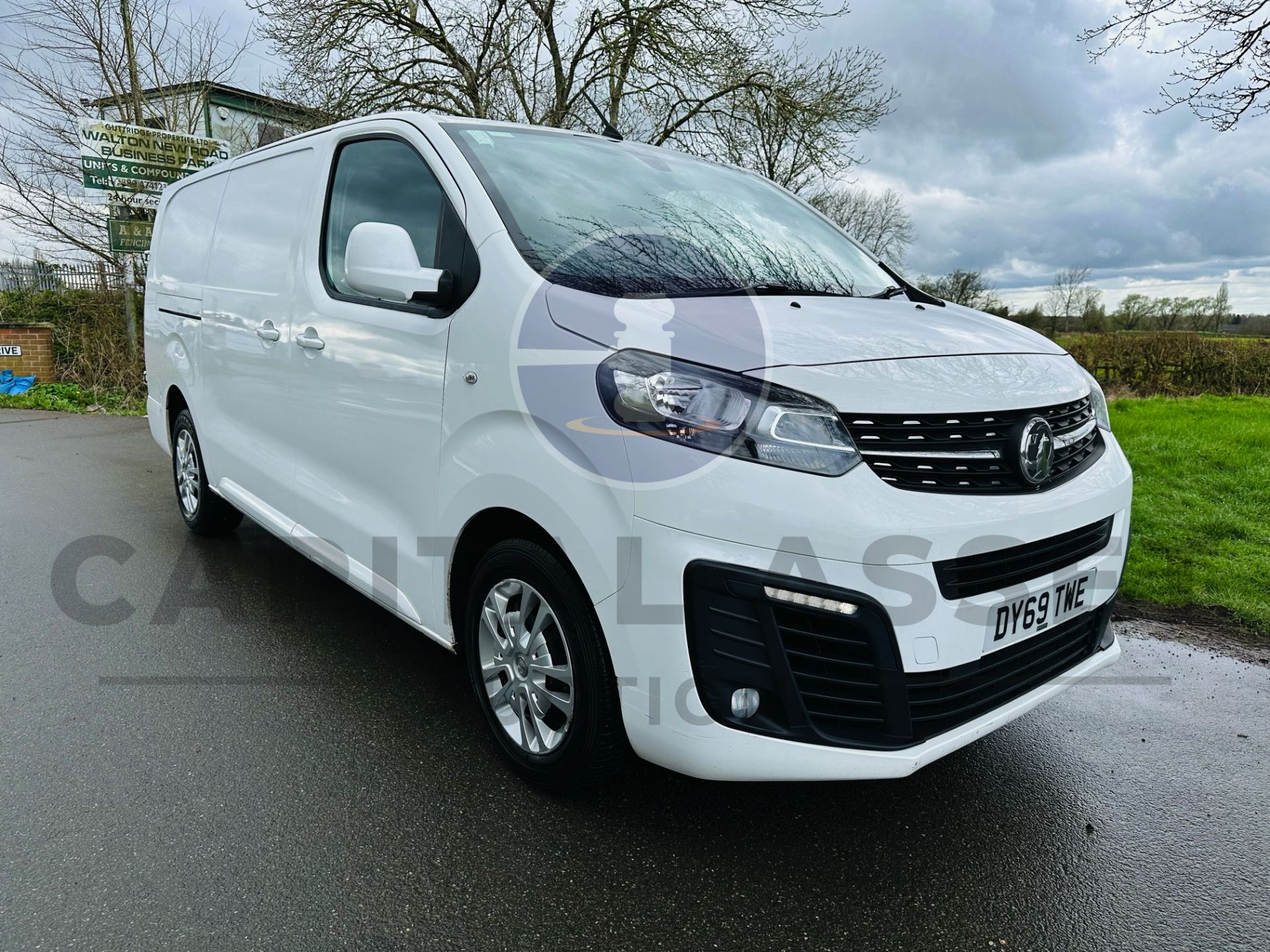 (ON SALE) VAUXHALL VIVARO 2.0 DCTI (SPORTIVE S/S - BLUE EURO 6 EDITION) 2020 MODEL - AC - NEW SHAPE - Image 2 of 32