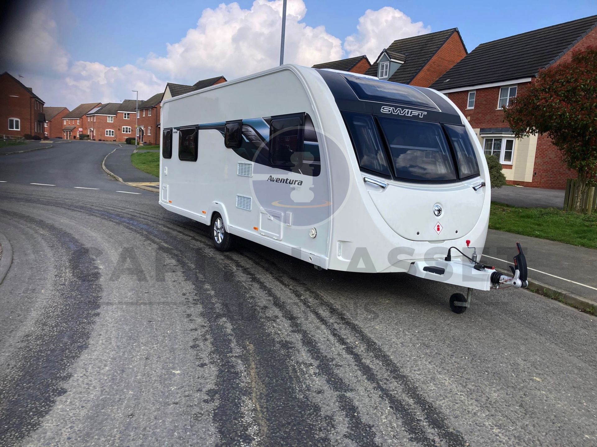 SWIFT AVENTURA M4SB (2021) 4 BERTH TOURING CARAVAN - 1 OWNER - UK SUPPLIED GREAT SPEC - Bild 3 aus 37