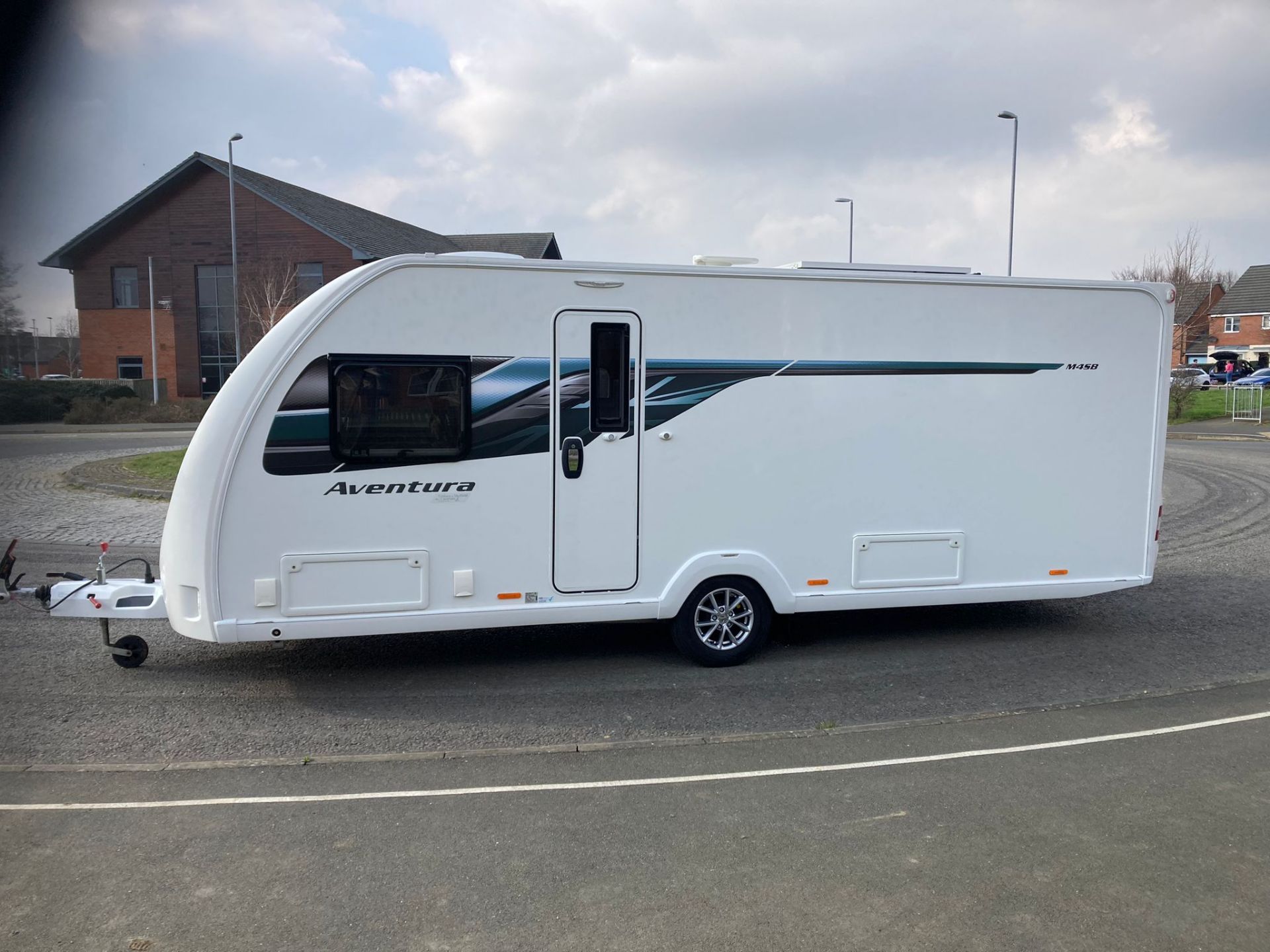 SWIFT AVENTURA M4SB (2021) 4 BERTH TOURING CARAVAN - 1 OWNER - UK SUPPLIED GREAT SPEC