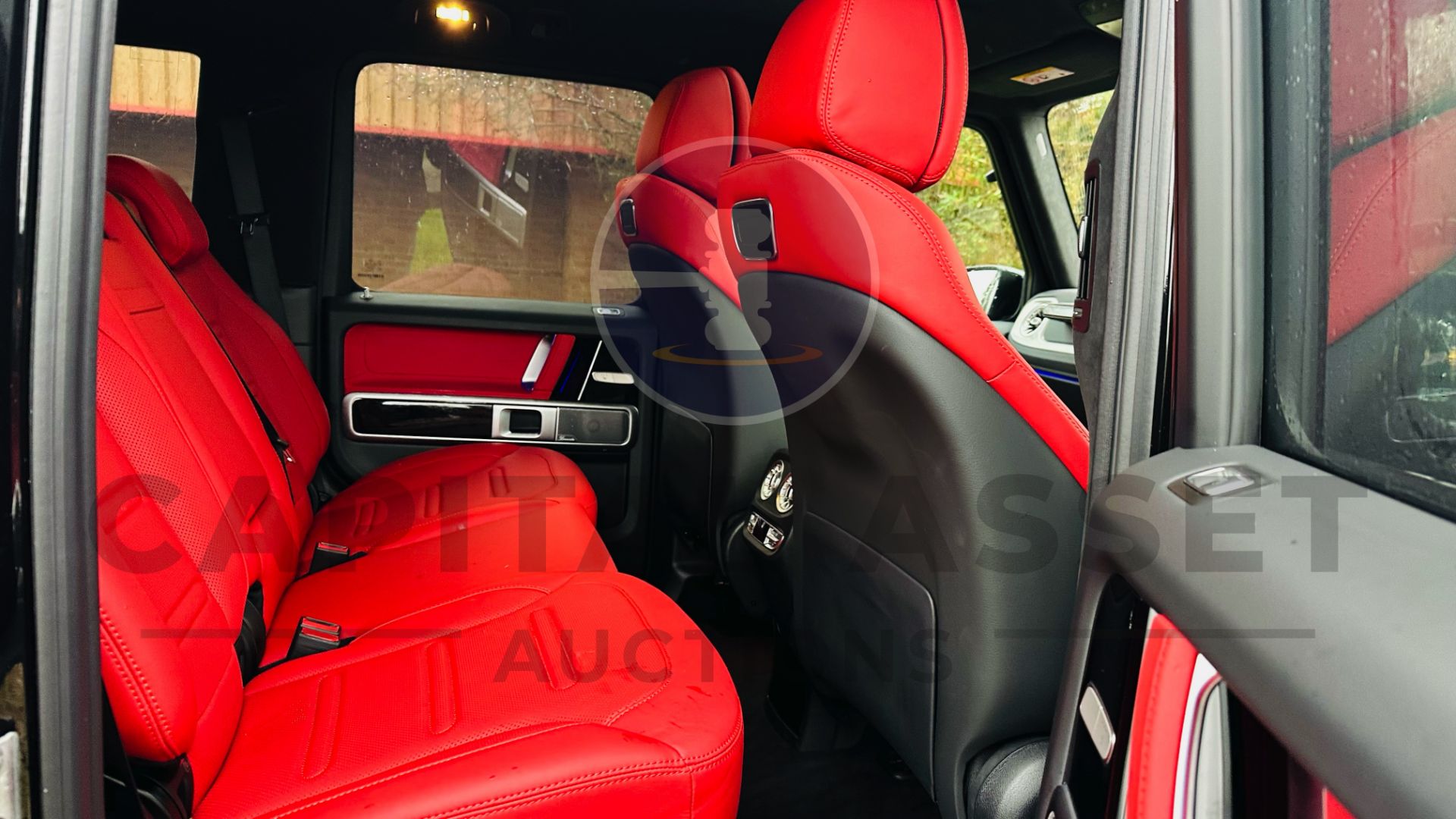 ON SALE MERCEDES-BENZ G400D *AMG LINE PREMIUM PLUS* (2023 - 73 REG) *NIGHT PACKAGE - ULTIMATE SPEC - Image 35 of 58