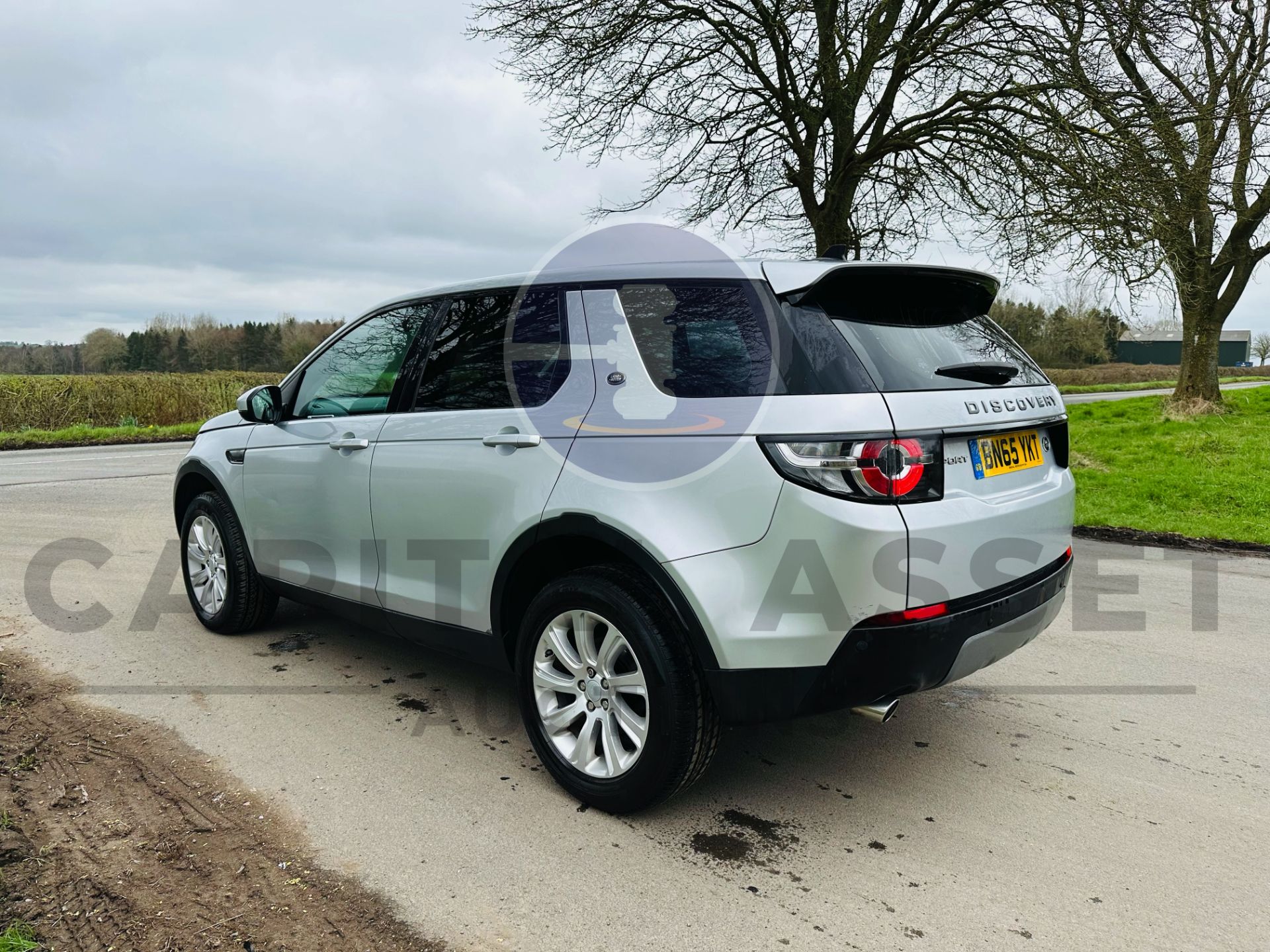 LAND ROVER DISCOVERY SPORT *SE TECH* 7 SEATER SUV (65 REG - EURO 6) 2.0 TD4 - AUTOMATIC - Image 7 of 38