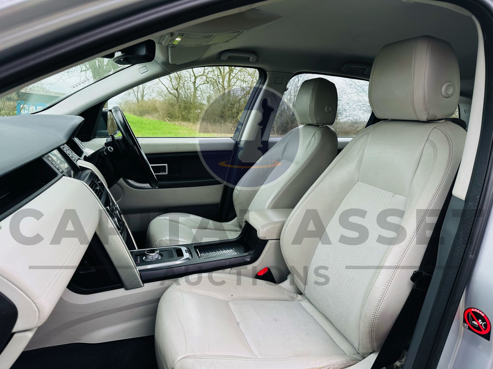 LAND ROVER DISCOVERY SPORT *SE TECH* 7 SEATER SUV (65 REG - EURO 6) 2.0 TD4 - AUTOMATIC - Image 22 of 38