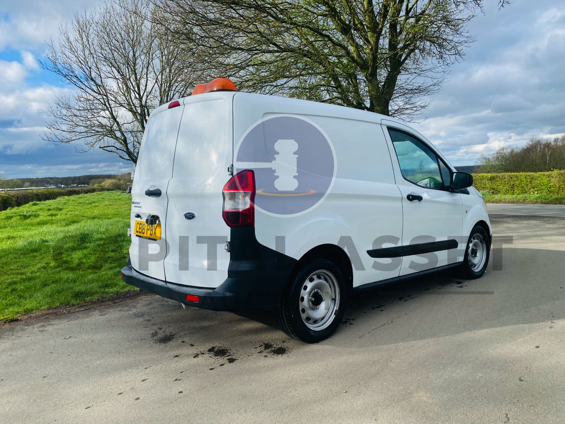 FORD TRANSIT COURIER 1.5TDCI - EURO 6 - 1 *OWNER FROM NEW* - 18 REG - LOW MILES - LOOK!!! - Image 9 of 18