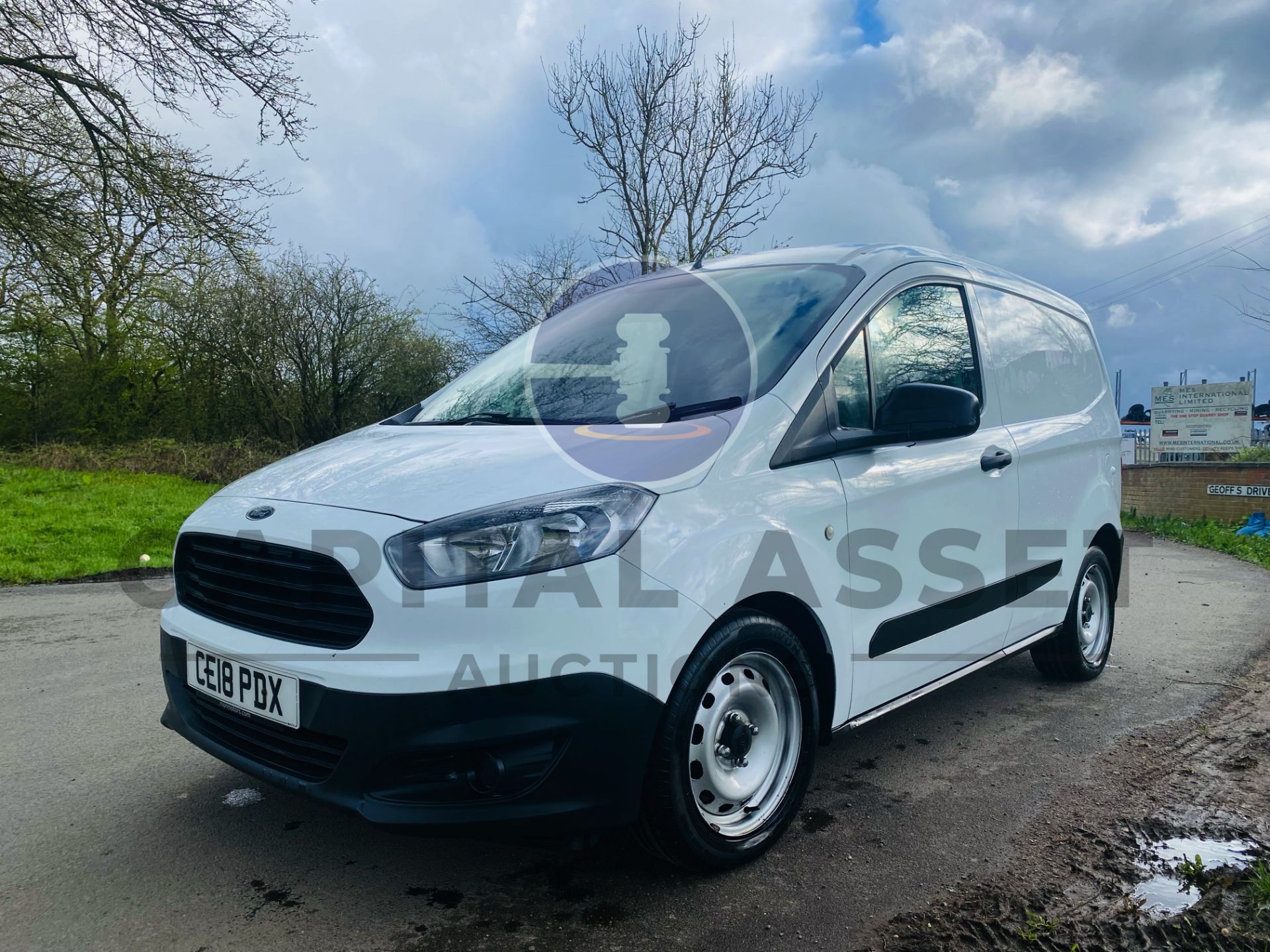 FORD TRANSIT COURIER 1.5TDCI - EURO 6 - 1 *OWNER FROM NEW* - 18 REG - LOW MILES - LOOK!!! - Image 4 of 18