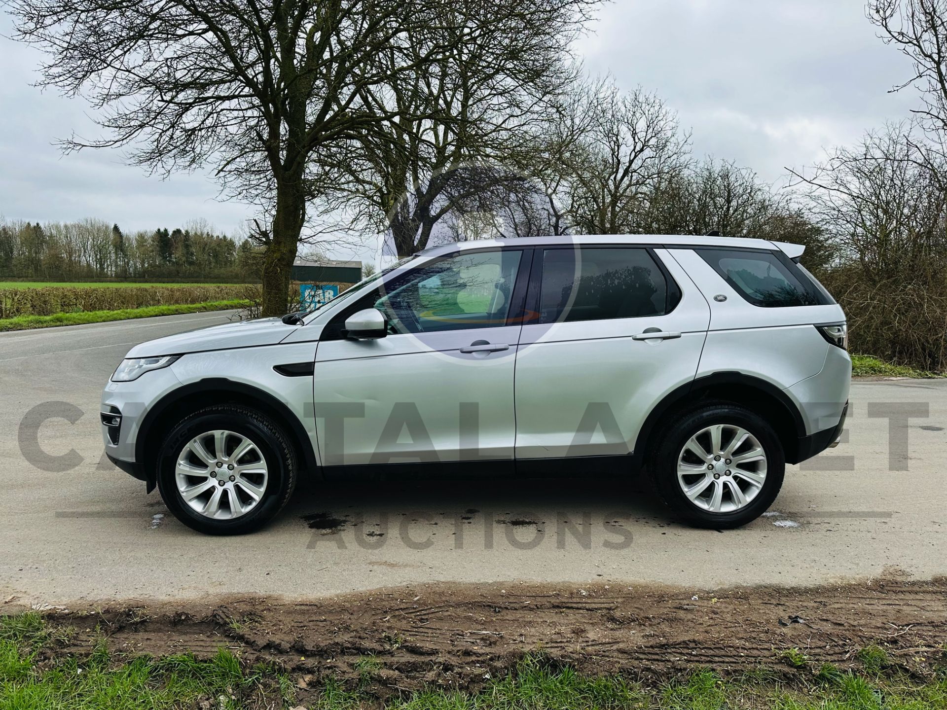 LAND ROVER DISCOVERY SPORT *SE TECH* 7 SEATER SUV (65 REG - EURO 6) 2.0 TD4 - AUTOMATIC - Image 6 of 38