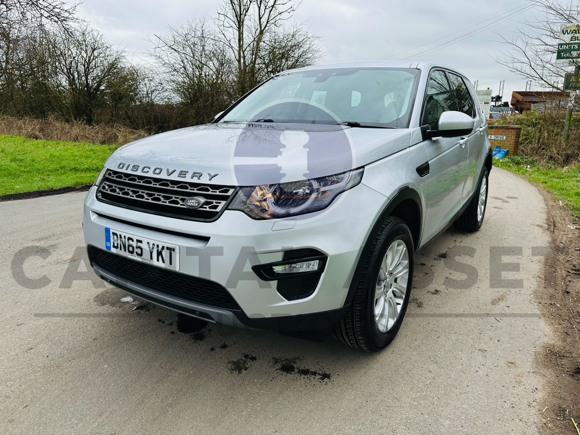 LAND ROVER DISCOVERY SPORT *SE TECH* 7 SEATER SUV (65 REG - EURO 6) 2.0 TD4 - AUTOMATIC - Image 4 of 38