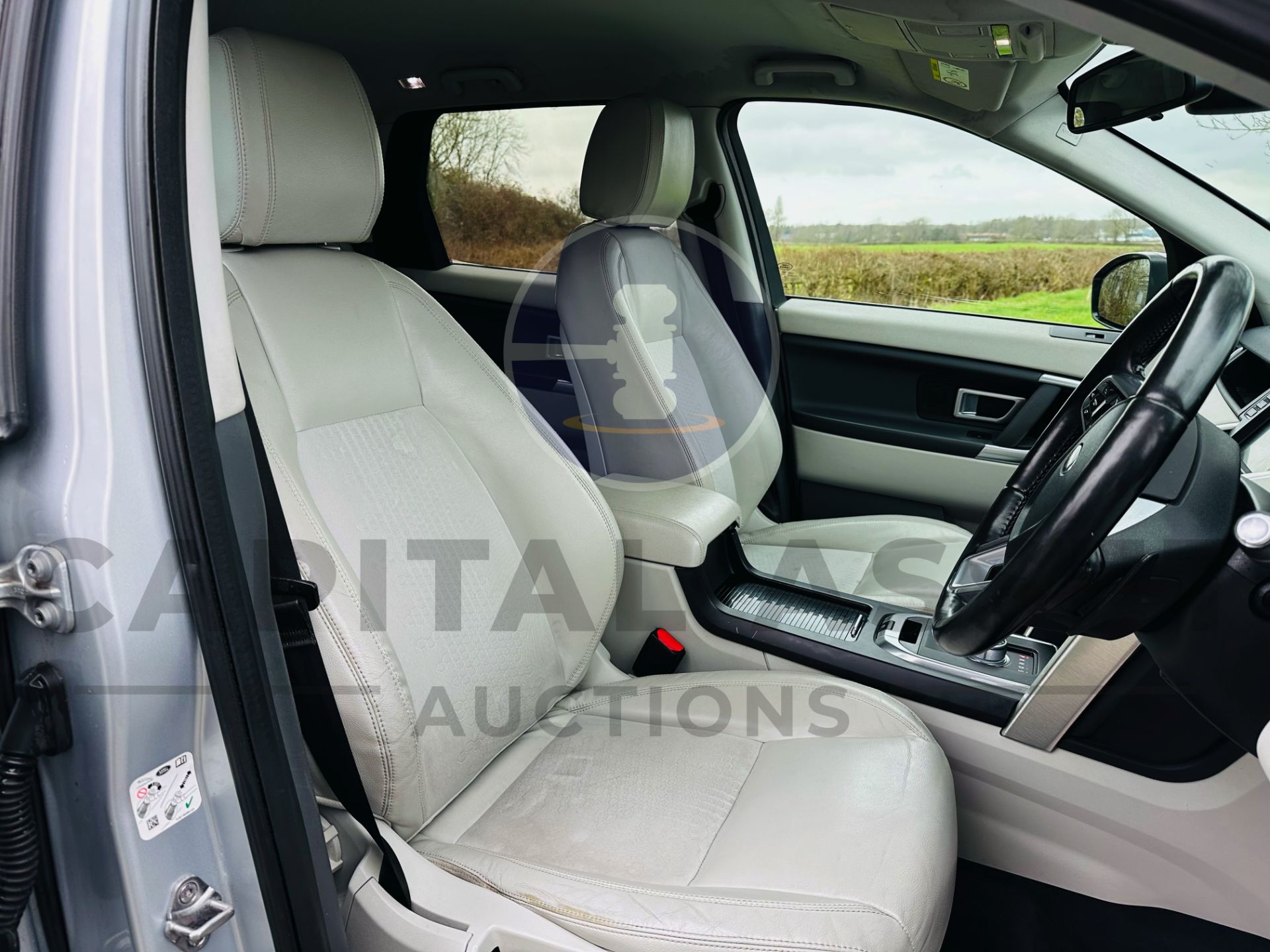 LAND ROVER DISCOVERY SPORT *SE TECH* 7 SEATER SUV (65 REG - EURO 6) 2.0 TD4 - AUTOMATIC - Image 26 of 38