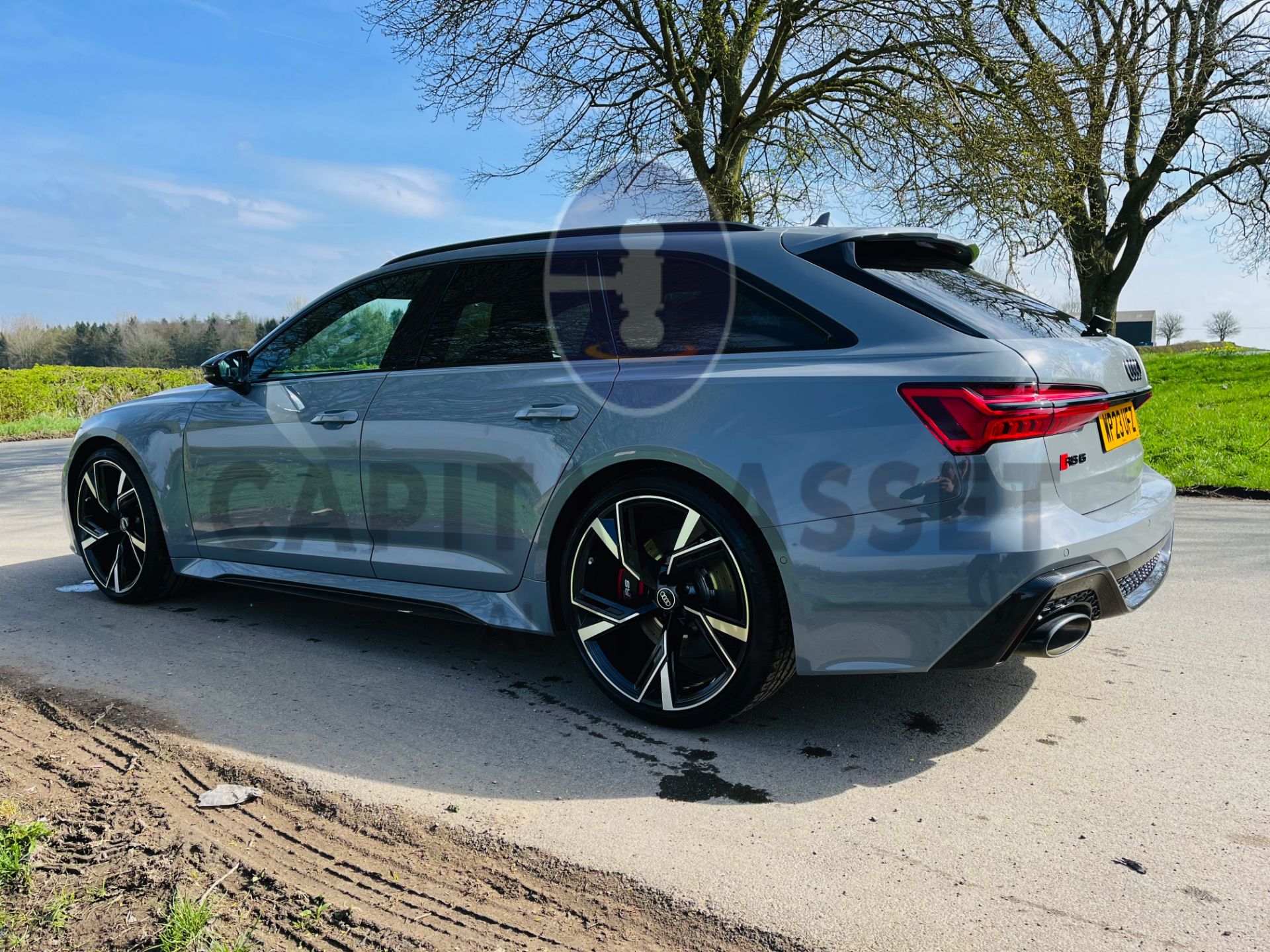 AUDI RS6 'AVANT' *CARBON BLACK EDITION* (23 REG - FACELIFT MODEL) 4.0 TFSI V8-600 BHP - 8 SPEED AUTO - Image 9 of 46