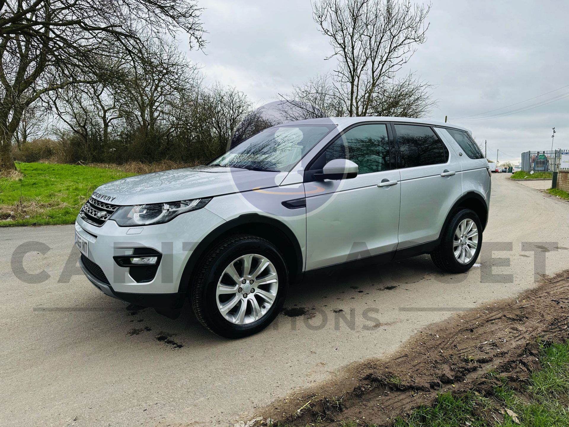 LAND ROVER DISCOVERY SPORT *SE TECH* 7 SEATER SUV (65 REG - EURO 6) 2.0 TD4 - AUTOMATIC - Image 5 of 38