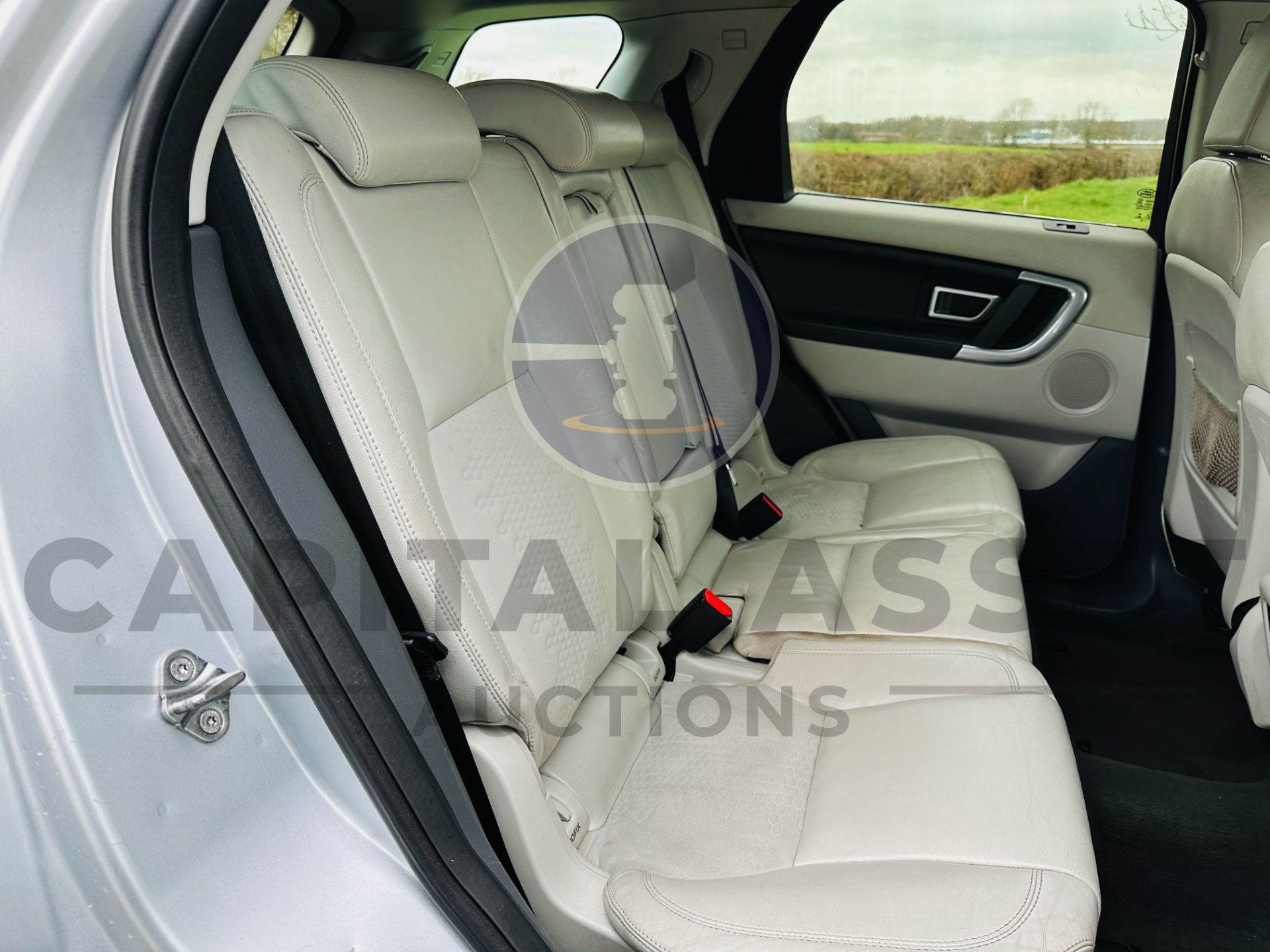LAND ROVER DISCOVERY SPORT *SE TECH* 7 SEATER SUV (65 REG - EURO 6) 2.0 TD4 - AUTOMATIC - Image 12 of 38