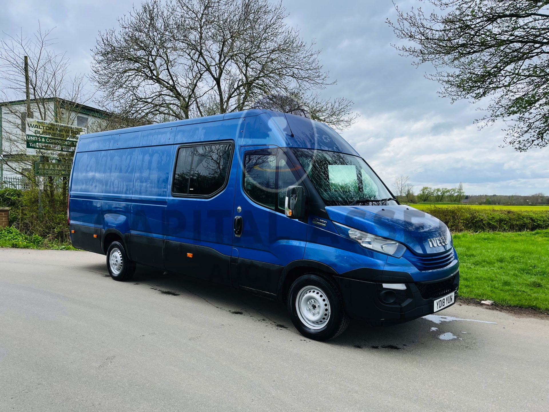 (ON SALE) IVECO DAILY 2.3TD 35-160 HI-MATIC XLWB *6 SEATER VERSION* 18 REG - AIR CON - CRUISE - - Image 2 of 20