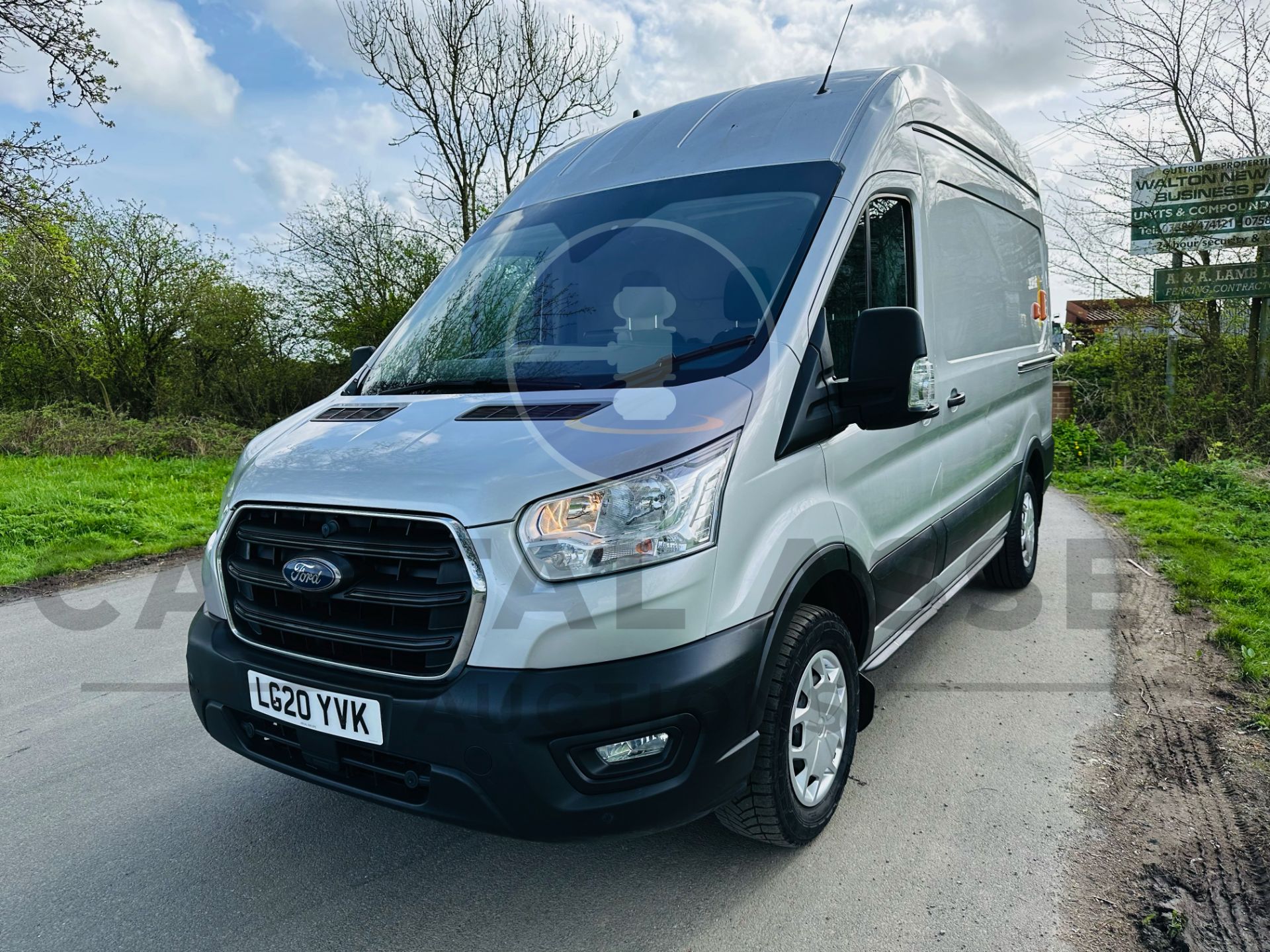 FORD TRANSIT 2.0TDCI (130) *TREND* LWB HIGH ROOF WITH ELECTRIC REAR TAIL LIFT - 20 REG - AIR CON - - Bild 4 aus 32