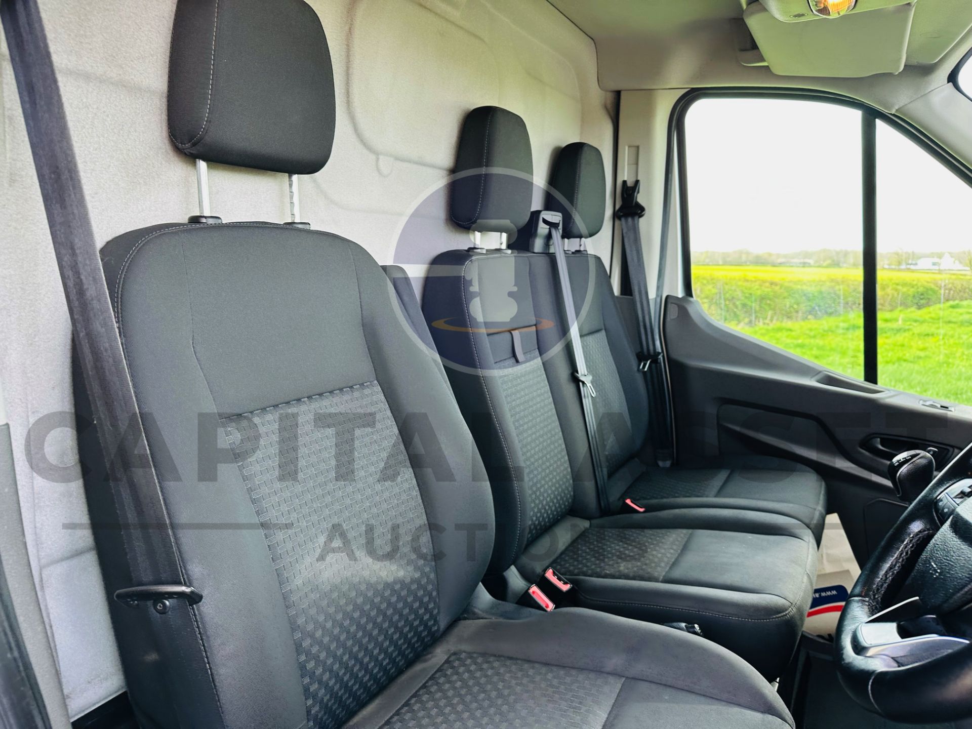 FORD TRANSIT 2.0TDCI (130) *TREND* LWB HIGH ROOF WITH ELECTRIC REAR TAIL LIFT - 20 REG - AIR CON - - Image 21 of 32