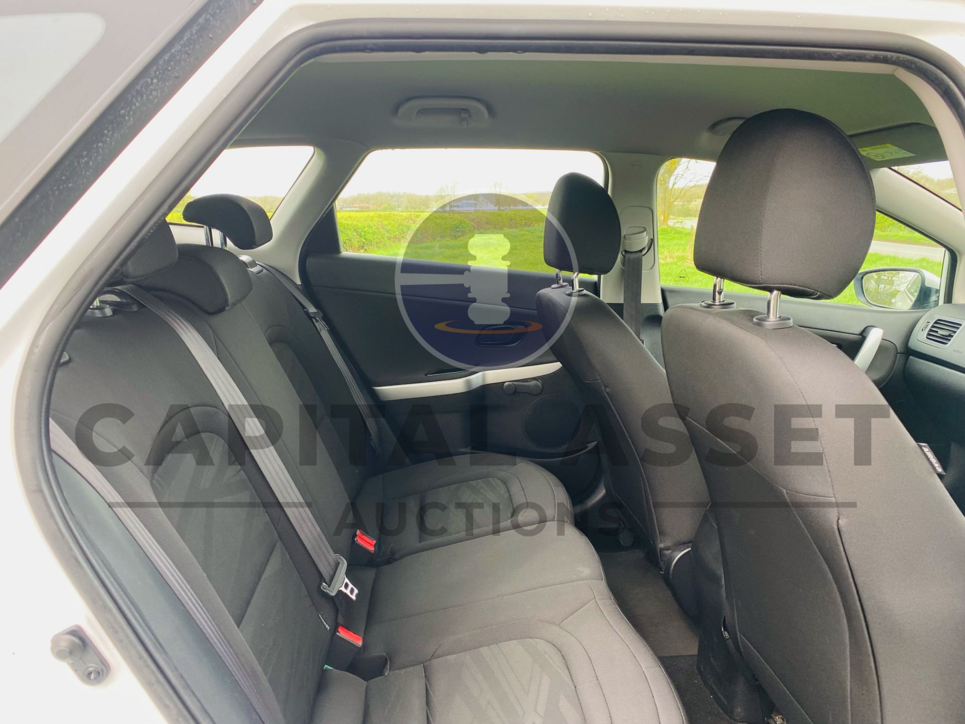 (ON SALE) KIA CEED 1.6 CRDI ISG 1 ESTATE- 18 REG - FULL SERVICE HISTORY - AIR CONDITIONING - Image 26 of 27