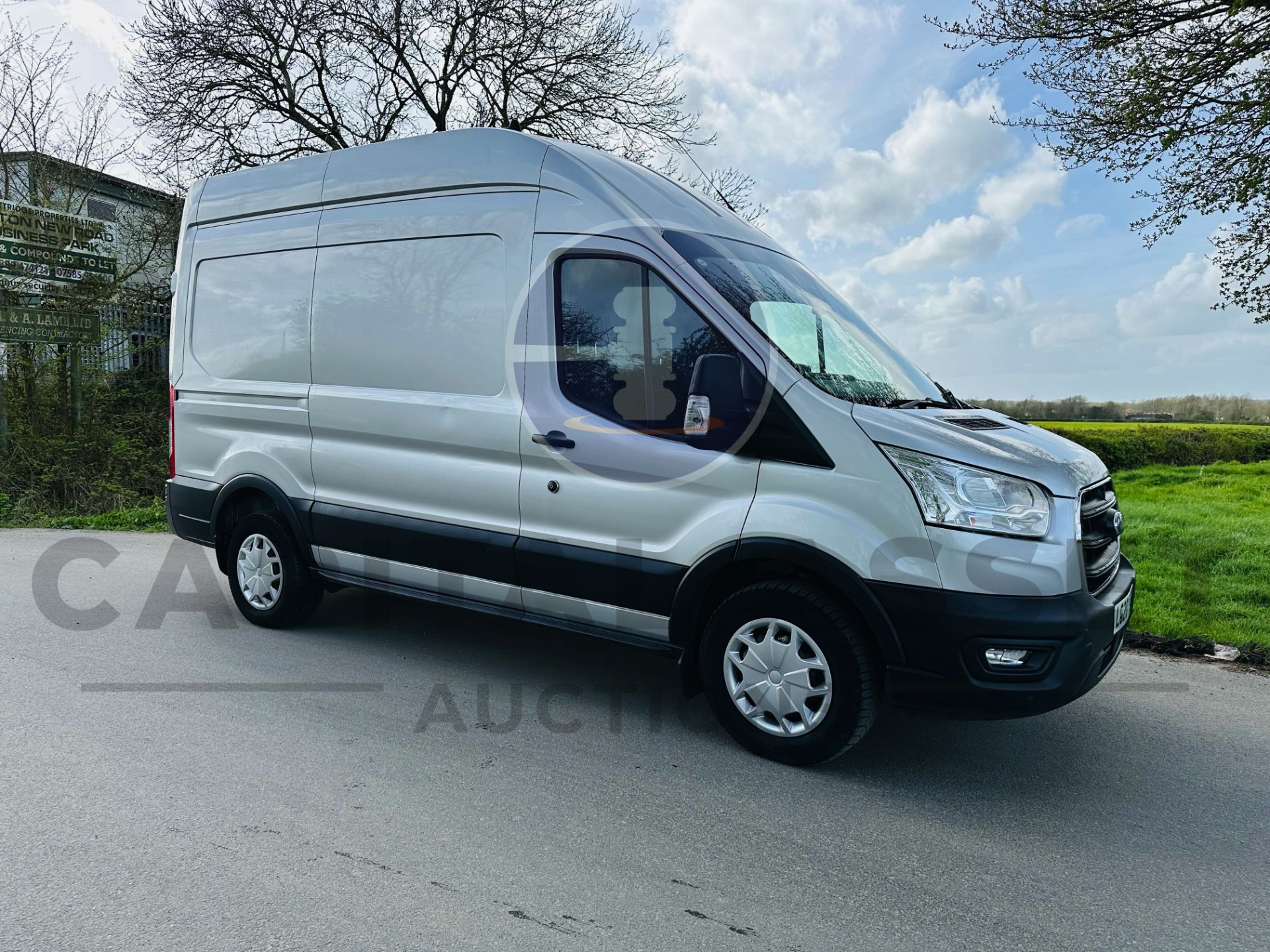FORD TRANSIT 2.0TDCI (130) *TREND* LWB HIGH ROOF WITH ELECTRIC REAR TAIL LIFT - 20 REG - AIR CON -