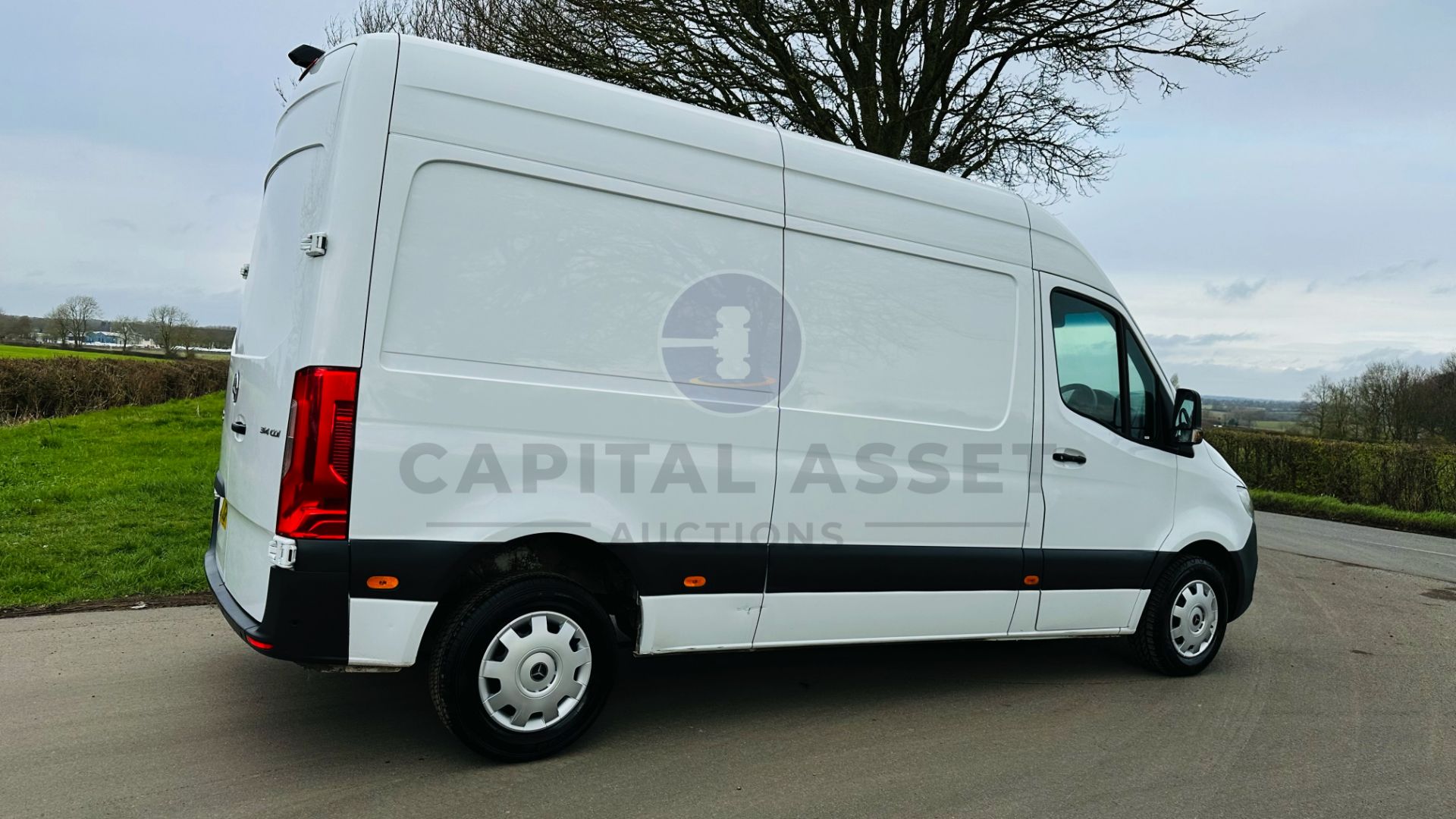 MERCEDES-BENZ SPRINTER 314 CDI *PREMIUM* MWB HI-ROOF (2021 - FACELIFT MODEL) *EURO 6* (1 OWNER) - Image 13 of 42