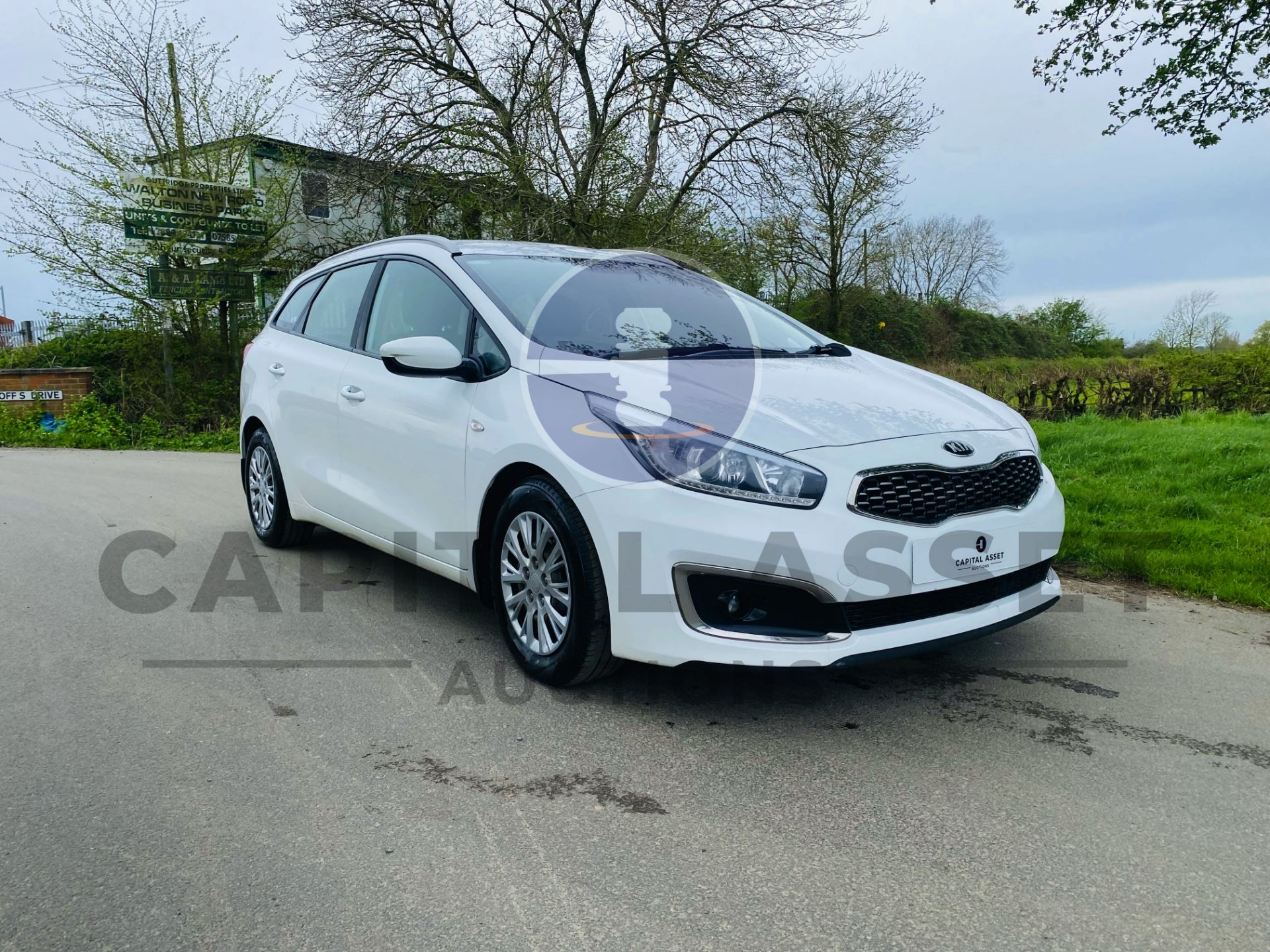 (ON SALE) KIA CEED 1.6 CRDI ISG 1 ESTATE- 18 REG - FULL SERVICE HISTORY - AIR CONDITIONING - Image 2 of 27