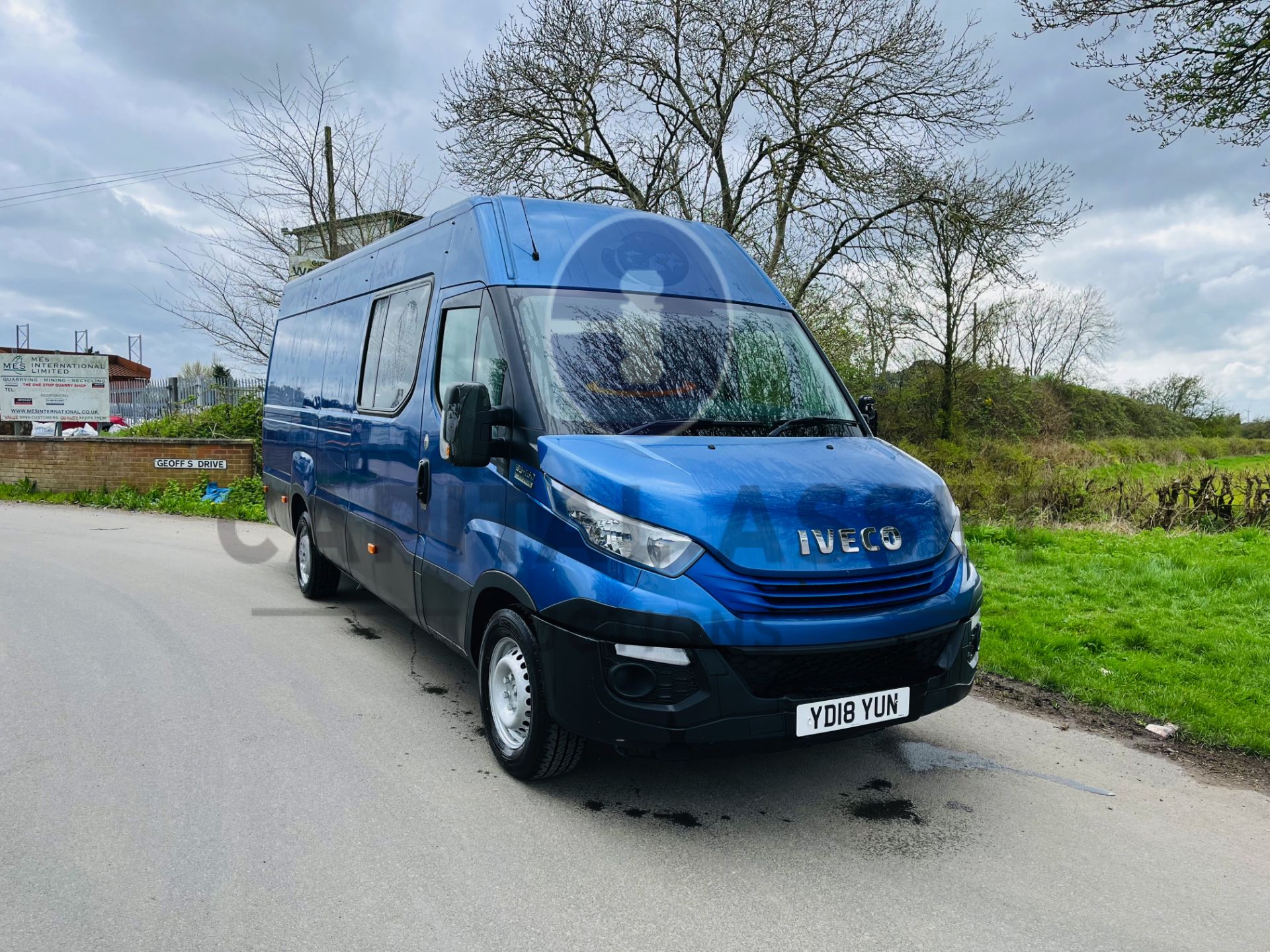 (ON SALE) IVECO DAILY 2.3TD 35-160 HI-MATIC XLWB *6 SEATER VERSION* 18 REG - AIR CON - CRUISE - - Image 3 of 20