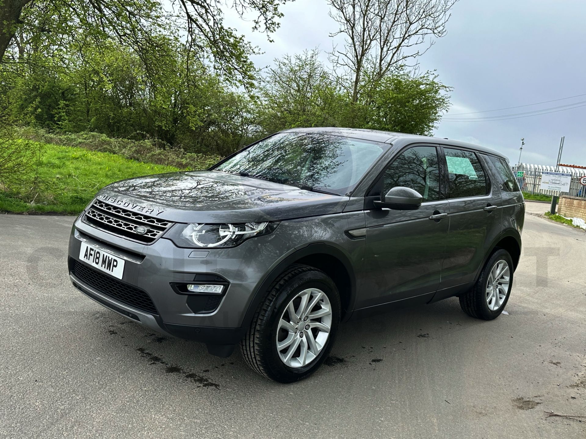 (On Sale) LAND ROVER DISCOVERY SPORT *SE TECH* 5 DOOR SUV (2018 - EURO 6) 2.0 TD4 - AUTO *HUGE SPEC* - Image 6 of 51