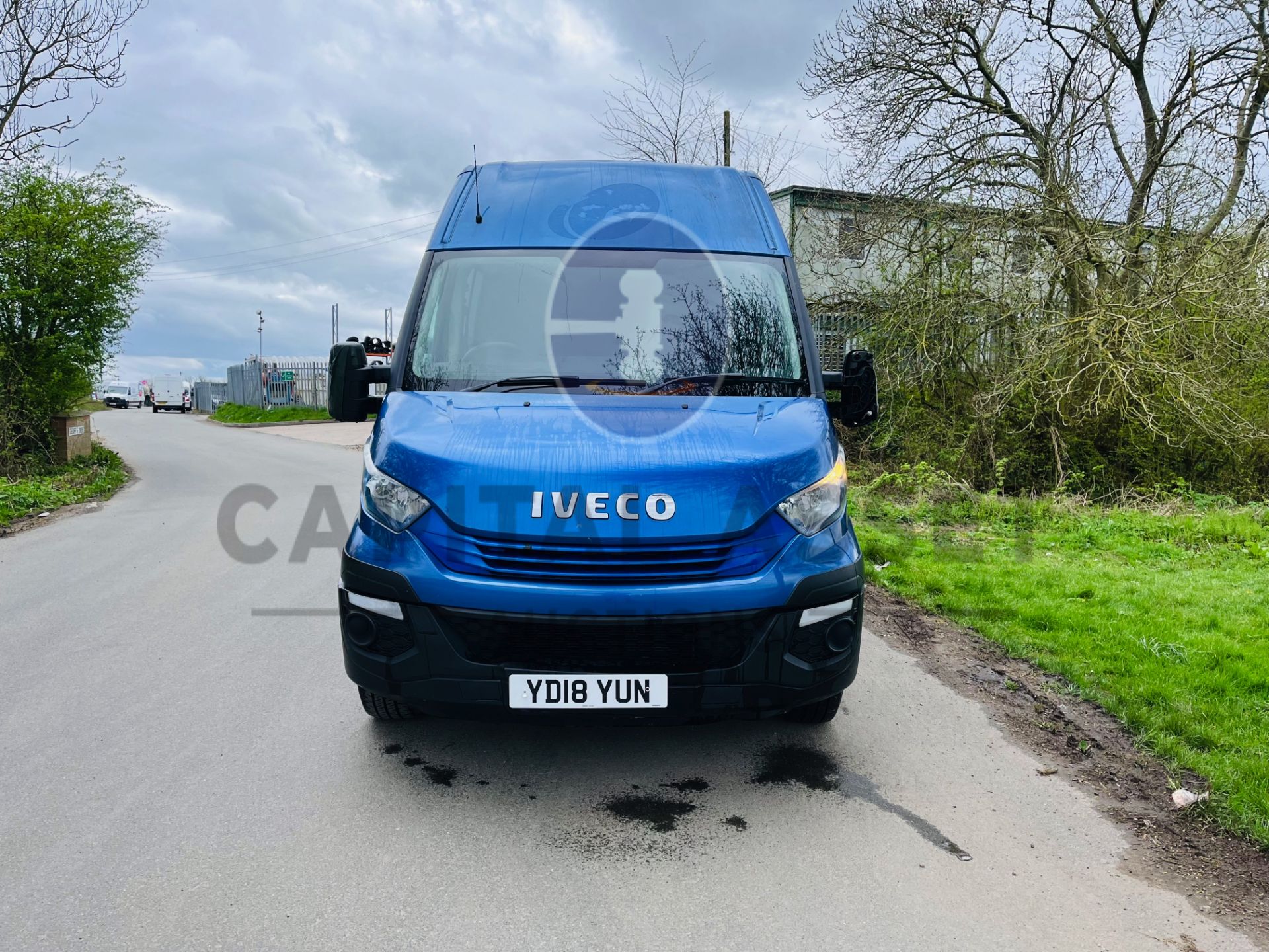 (ON SALE) IVECO DAILY 2.3TD 35-160 HI-MATIC XLWB *6 SEATER VERSION* 18 REG - AIR CON - CRUISE - - Image 4 of 20