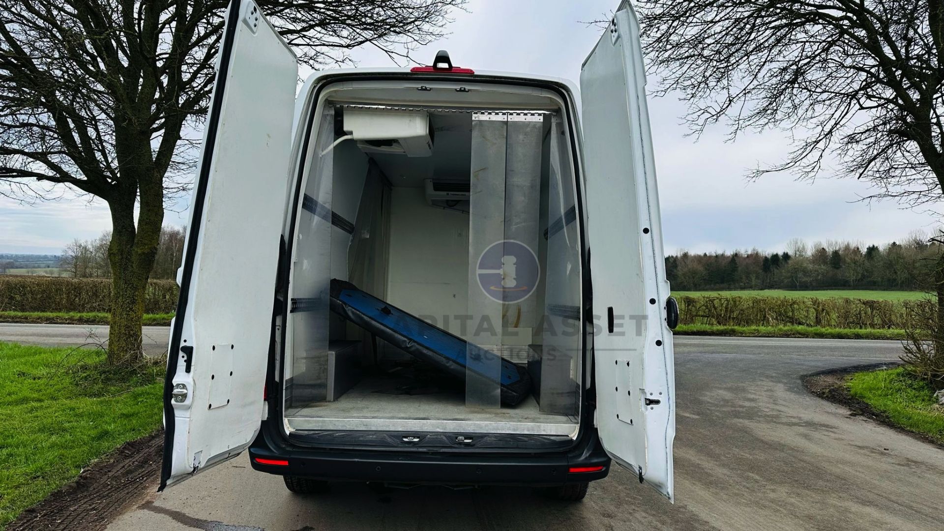 MERCEDES-BENZ SPRINTER 314 CDI *MWB - REFRIGERATED VAN* (2019 - FACELIFT MODEL) *OVERNIGHT STANDBY* - Image 17 of 41