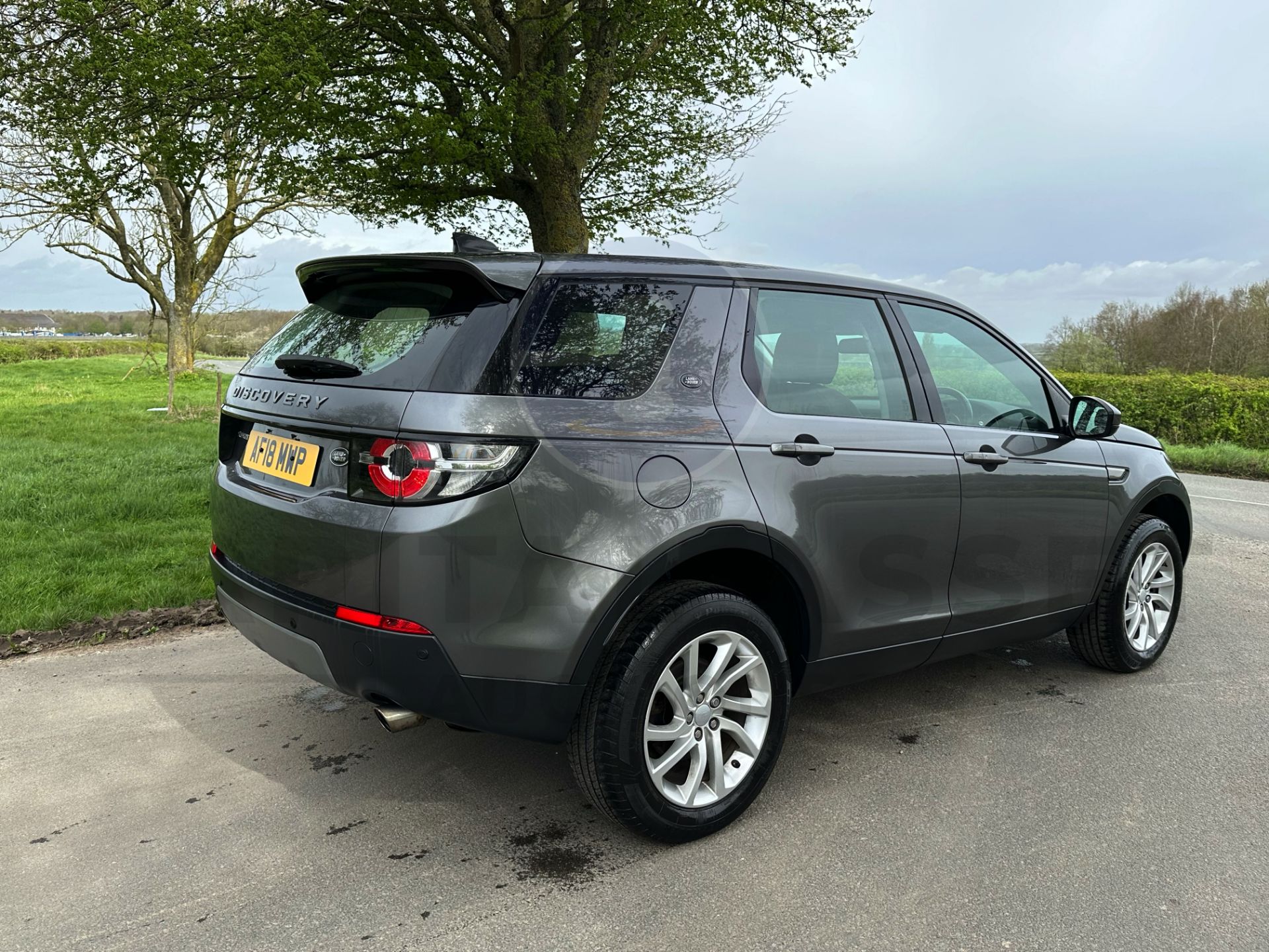 (On Sale) LAND ROVER DISCOVERY SPORT *SE TECH* 5 DOOR SUV (2018 - EURO 6) 2.0 TD4 - AUTO *HUGE SPEC* - Image 12 of 51