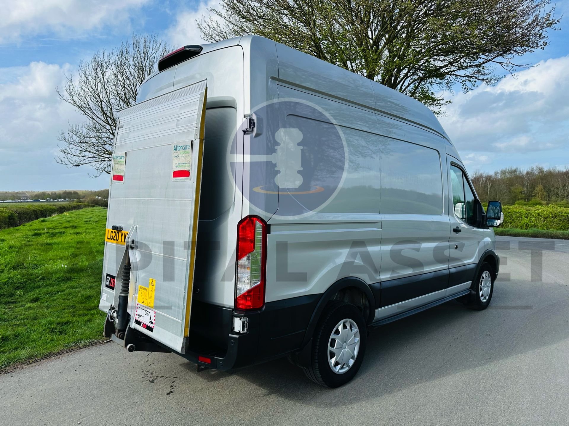 FORD TRANSIT 2.0TDCI (130) *TREND* LWB HIGH ROOF WITH ELECTRIC REAR TAIL LIFT - 20 REG - AIR CON - - Image 9 of 32
