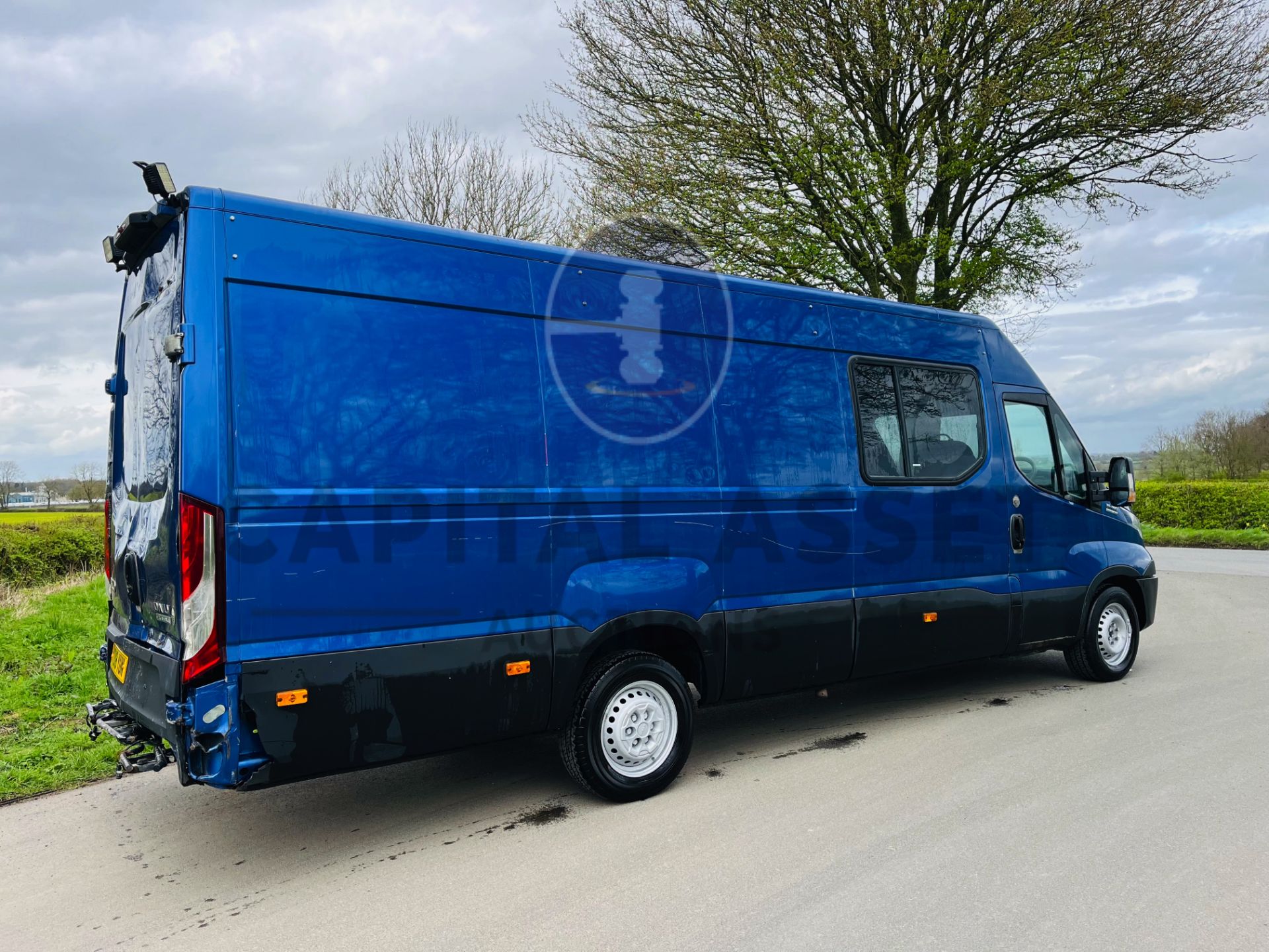 (ON SALE) IVECO DAILY 2.3TD 35-160 HI-MATIC XLWB *6 SEATER VERSION* 18 REG - AIR CON - CRUISE - - Image 10 of 20