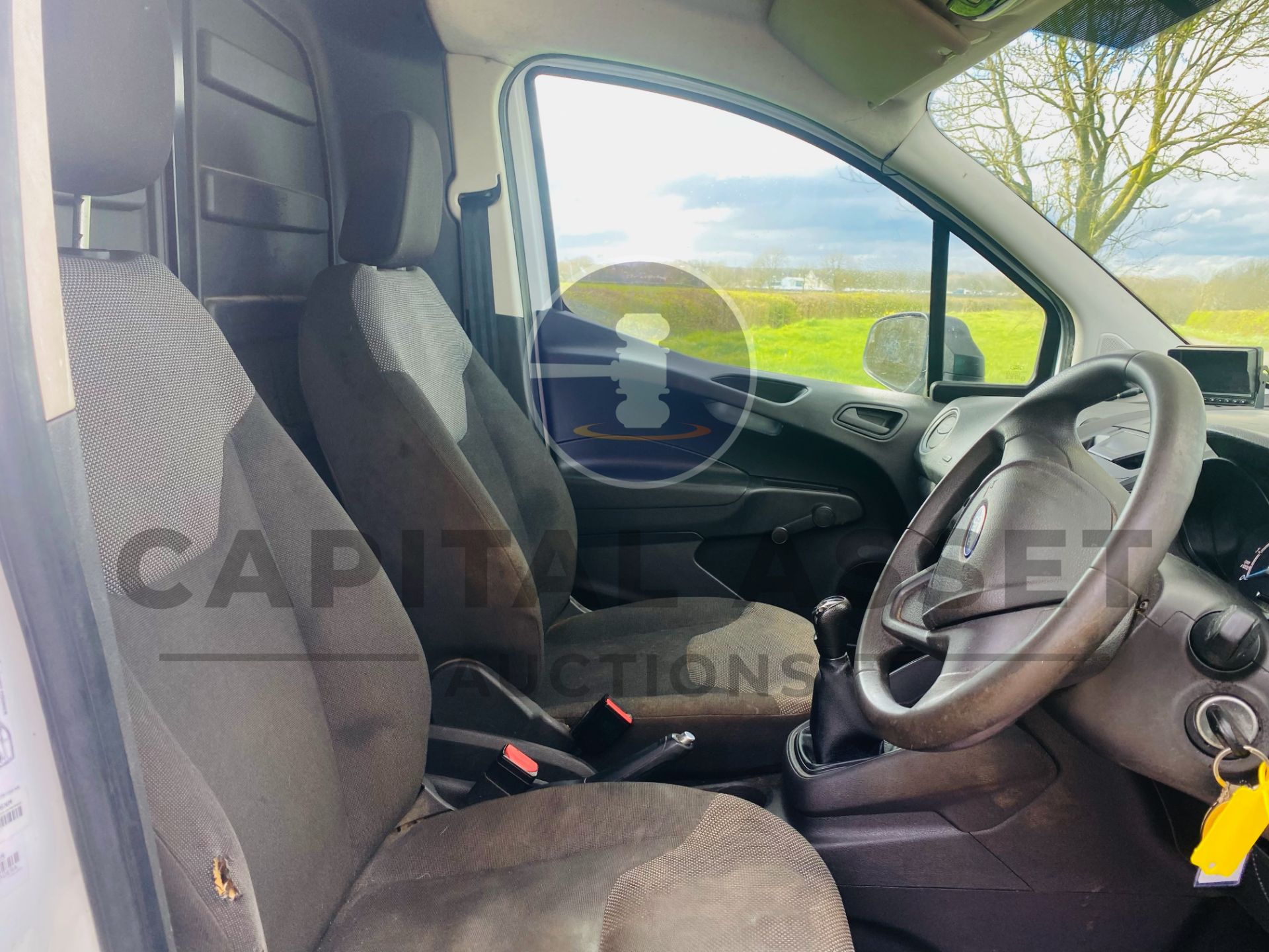 (On Sale) FORD TRANSIT COURIER 1.5TDCI - EURO 6 - 1 *OWNER FROM NEW* - 18 REG - LOW MILES - LOOK!!! - Image 10 of 14