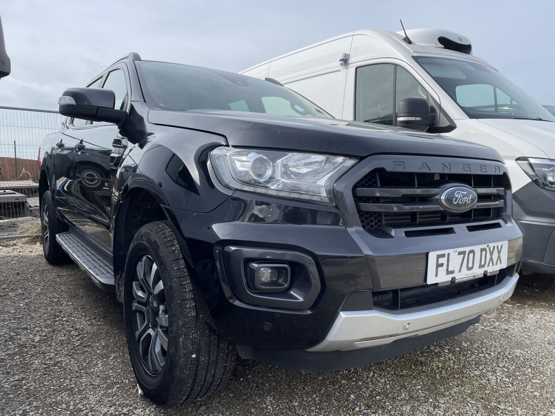 (ON SALE) FORD RANGER "WILDTRAK" 3.2 -TURBO DIESEL AUTO D/CAB -70 REG -1 OWNER- ONLY 78K MILES - - Image 3 of 9