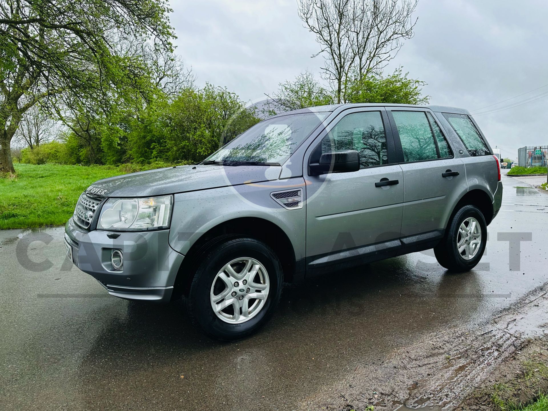 (ON SALE) LANDROVER FREELANDER 2.2TD4 S EDITION "AUTO - 2012 MODEL - AIR CON - FSH - Image 5 of 33