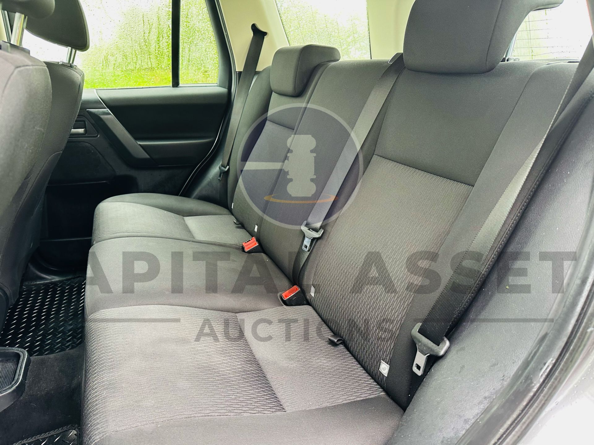 (ON SALE) LANDROVER FREELANDER 2.2TD4 S EDITION "AUTO - 2012 MODEL - AIR CON - FSH - Image 17 of 33