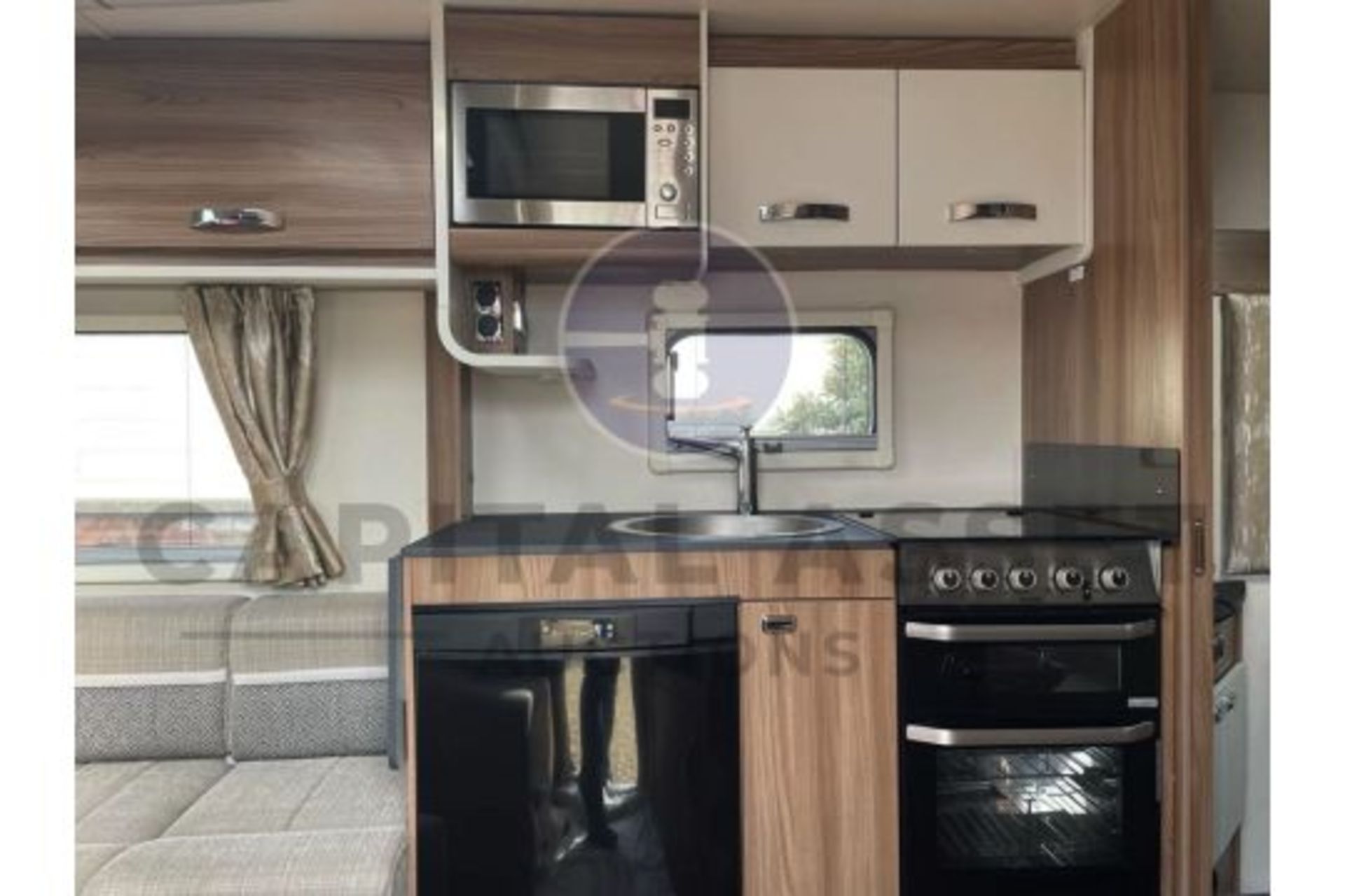 (ON SALE) SWIFT AVENTURA M4SB 4 BERTH TOURING CARAVAN-APRIL 2021-CRIS REGISTERED-FIXED BED-HUGE SPEC - Image 20 of 38