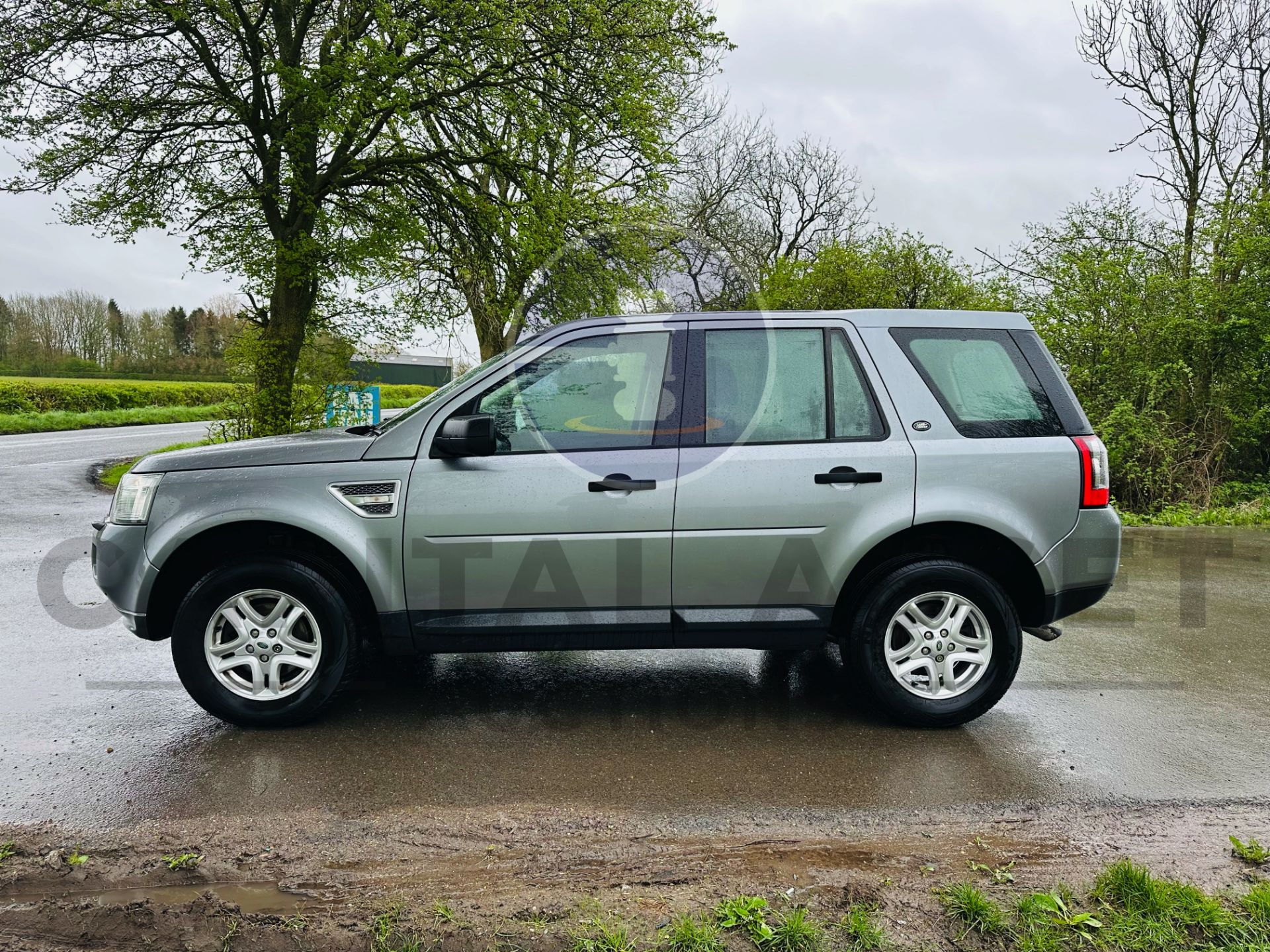 (ON SALE) LANDROVER FREELANDER 2.2TD4 S EDITION "AUTO - 2012 MODEL - AIR CON - FSH - Image 6 of 33