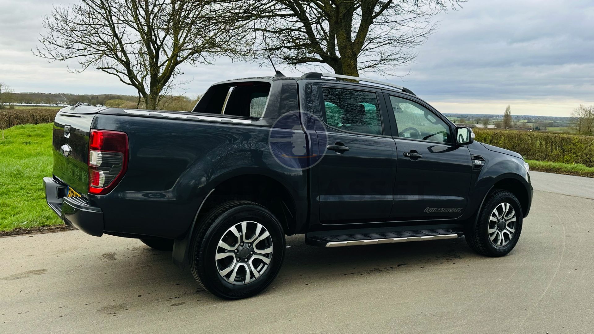 FORD RANGER *WILDTRAK EDITION* DOUBLE CAB PICK-UP (2020 - EURO 6) 3.2 TDCI - AUTOMATIC *HUGE SPEC* - Image 13 of 49