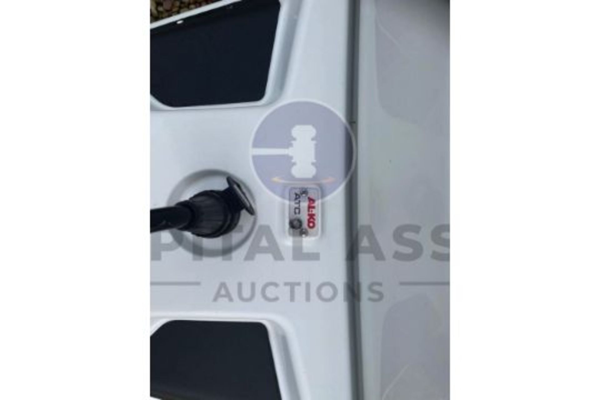 (ON SALE) SWIFT AVENTURA M4SB 4 BERTH TOURING CARAVAN-APRIL 2021-CRIS REGISTERED-FIXED BED-HUGE SPEC - Image 8 of 38