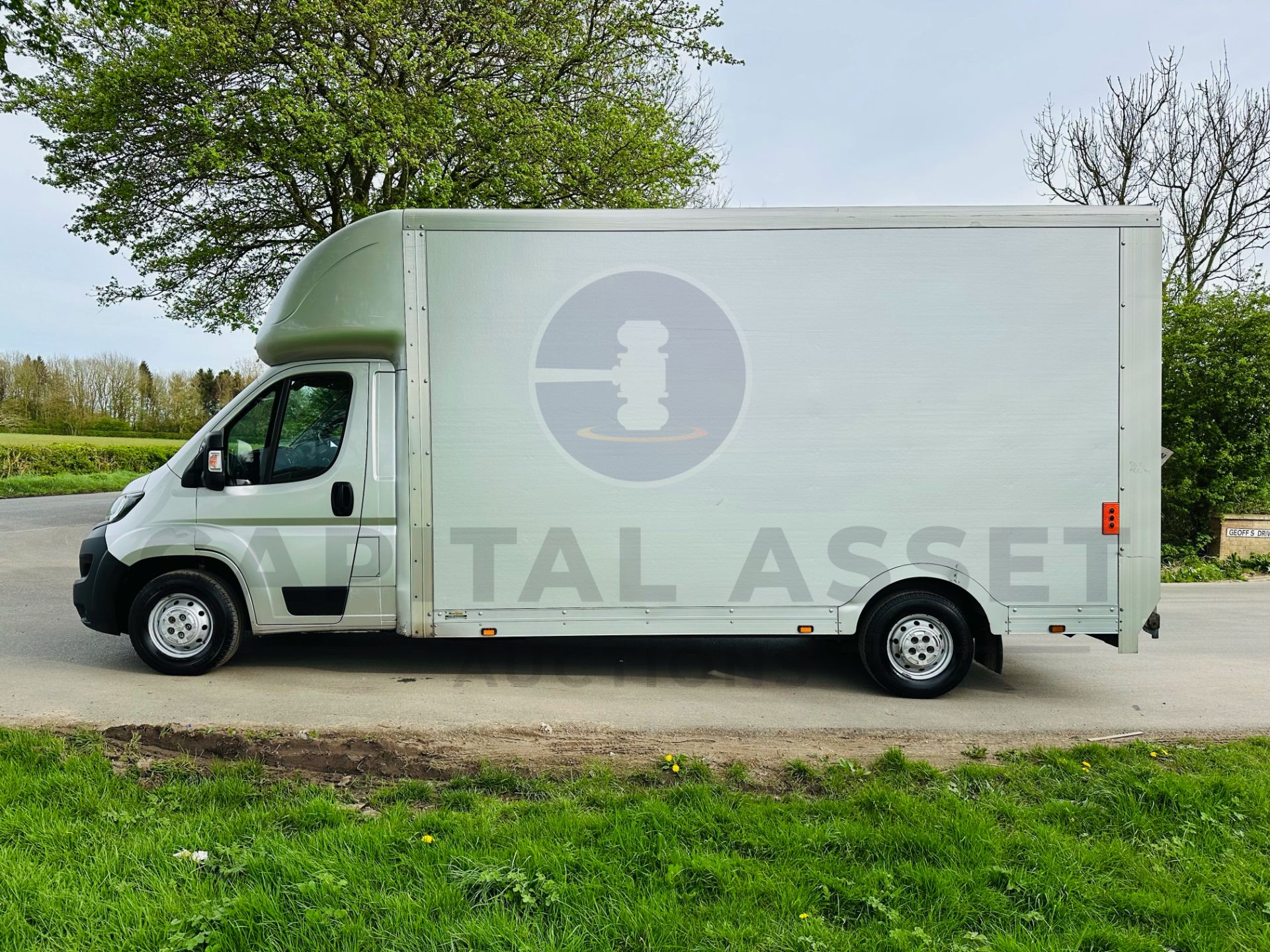 PEUGEOT BOXER 335 *LWB - LOW LOADER / MAXI MOVER LUTON* (2019 - EURO 6) 2.0 BLUE HDI - 6 SPEED *A/C* - Bild 6 aus 27