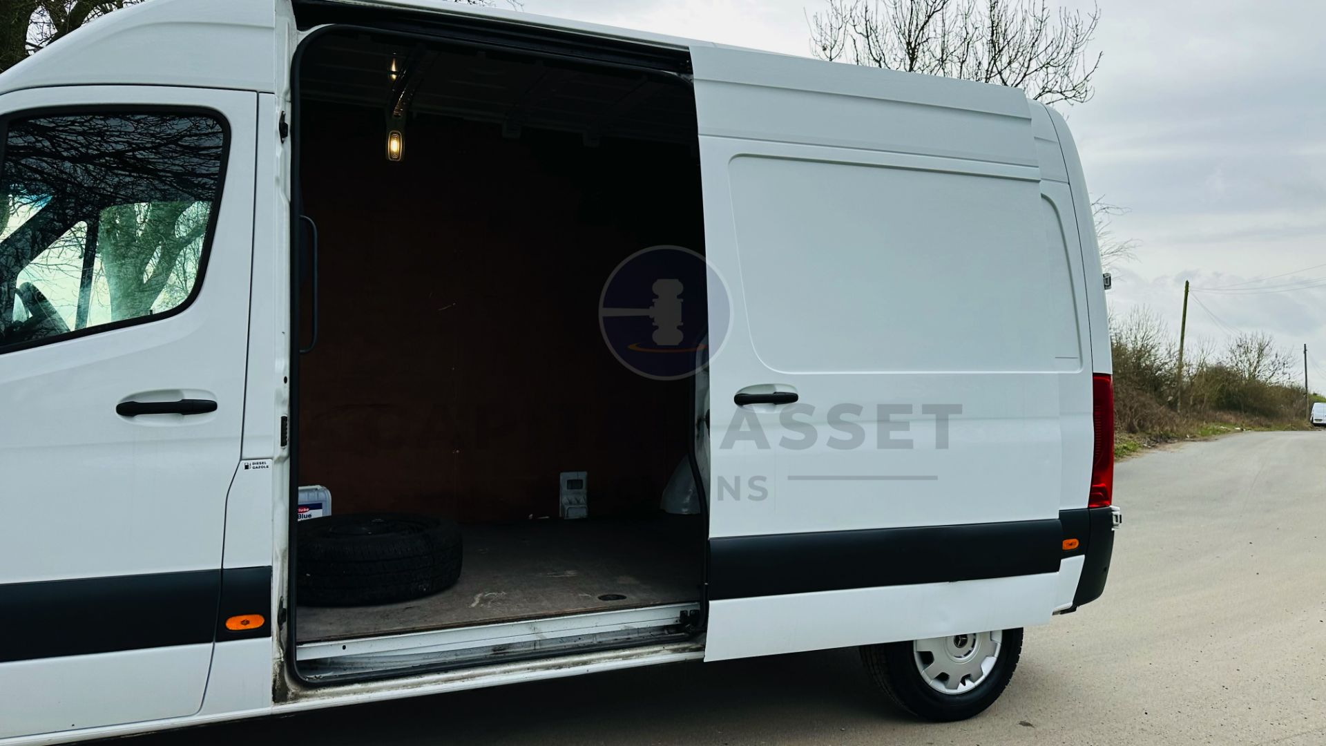 MERCEDES-BENZ SPRINTER 314 CDI *PREMIUM* MWB HI-ROOF (2021 - FACELIFT MODEL) *EURO 6* (1 OWNER) - Image 21 of 42