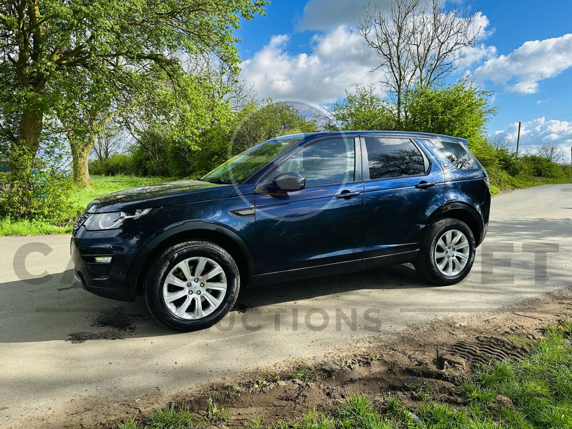 (ON SALE) LAND ROVER DISCOVERY SPORT *SE TECH* 7 SEATER SUV (2016 - EURO 6) 2.0 TD4 - (NO VAT) - Image 5 of 40