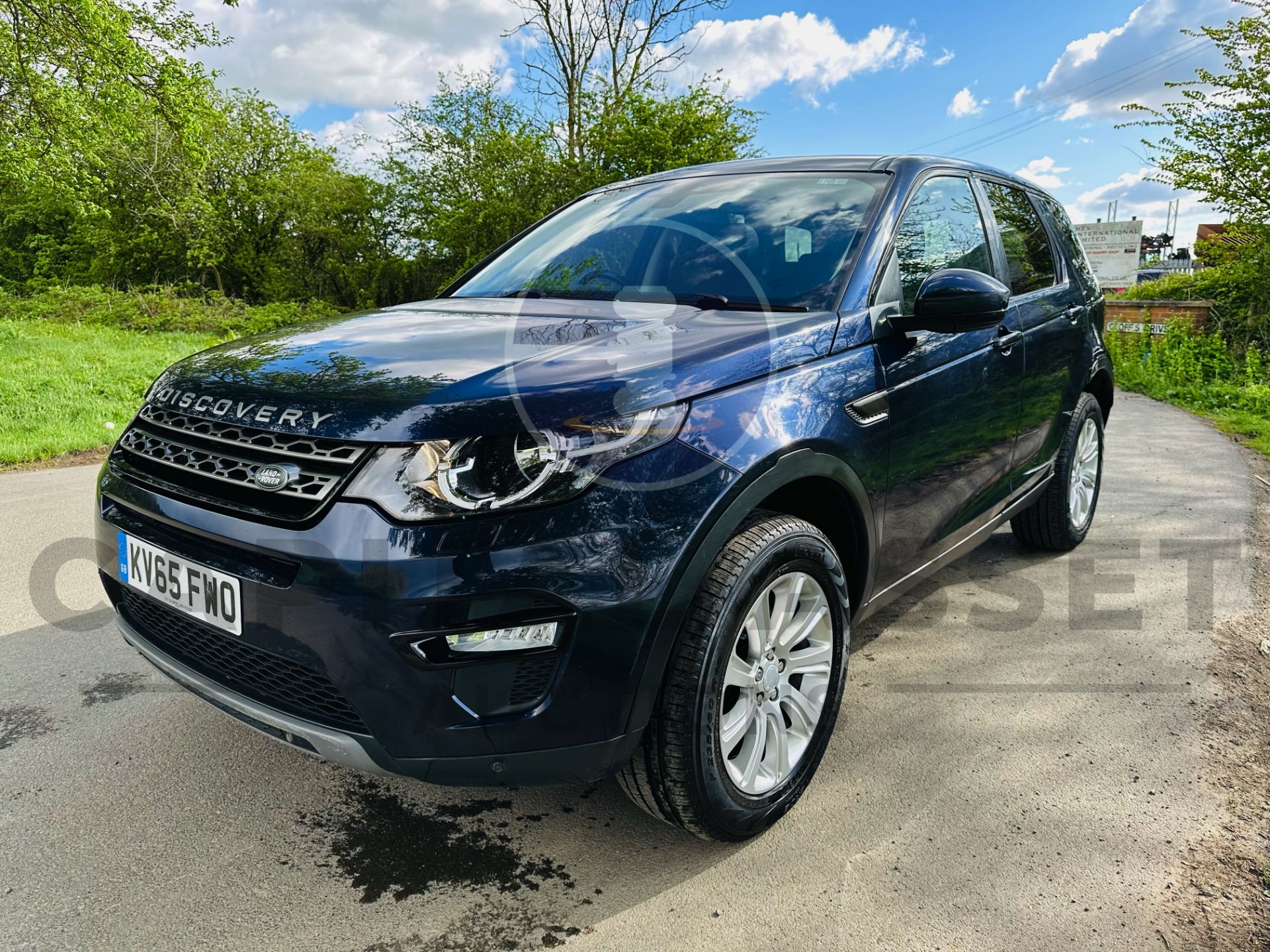 (ON SALE) LAND ROVER DISCOVERY SPORT *SE TECH* 7 SEATER SUV (2016 - EURO 6) 2.0 TD4 - (NO VAT) - Image 4 of 40