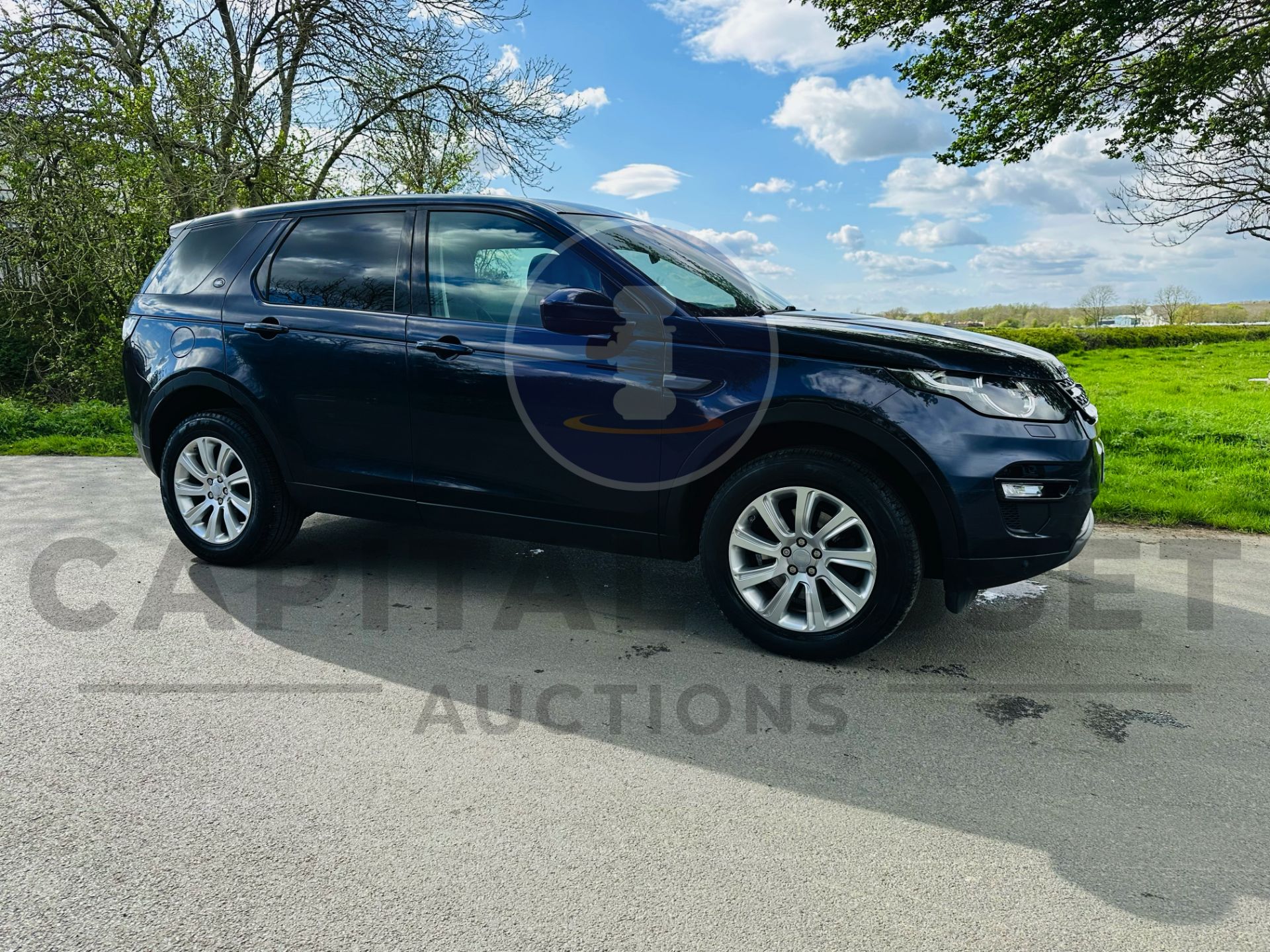 (ON SALE) LAND ROVER DISCOVERY SPORT *SE TECH* 7 SEATER SUV (2016 - EURO 6) 2.0 TD4 - (NO VAT)