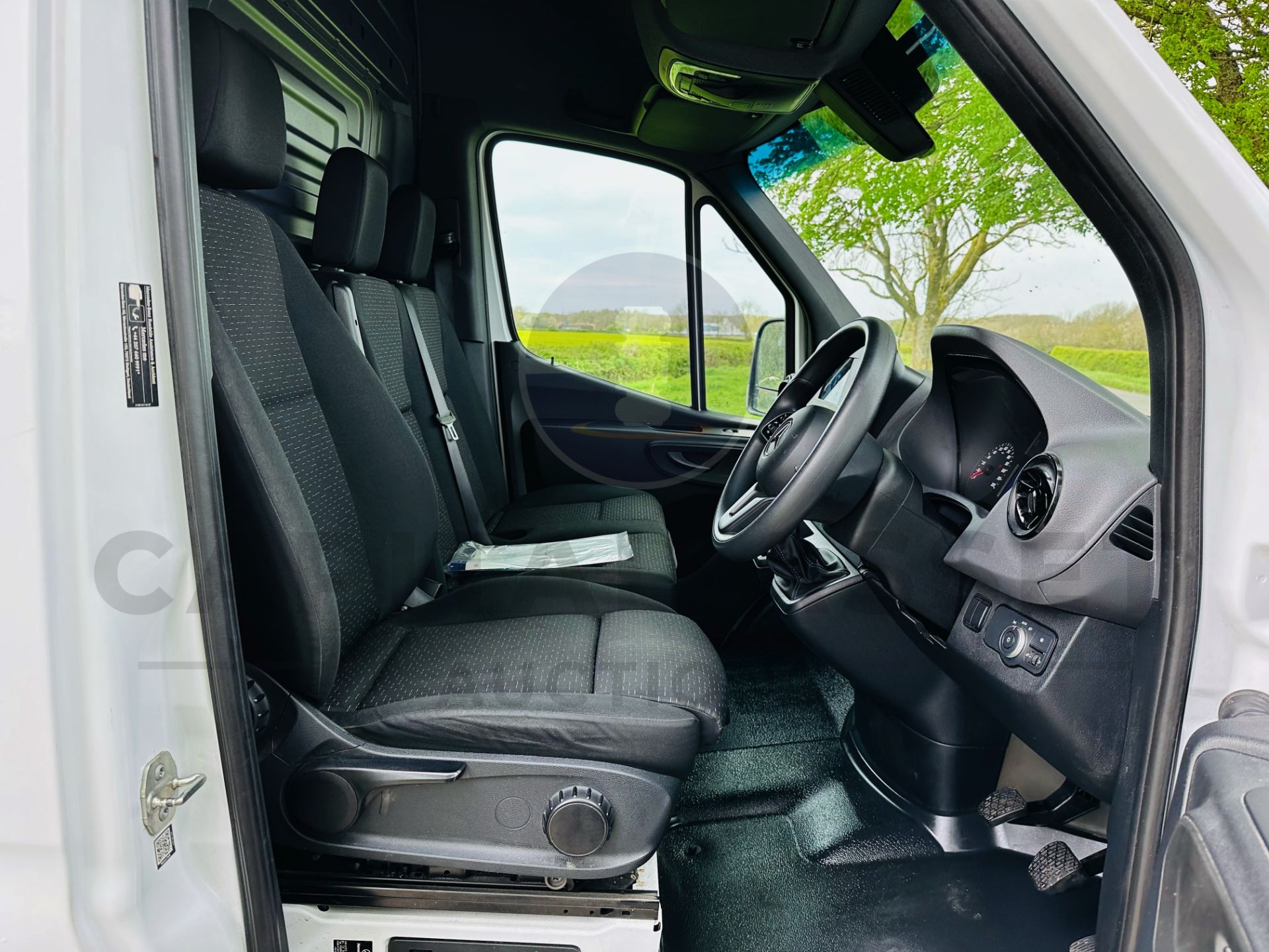 (ON SALE) MERCEDES-BENZ SPRINTER 315 CDI *PREMIUM EDITION* LWB HI-ROOF (2023) *A/C* (ONLY 15K MILES) - Image 22 of 31
