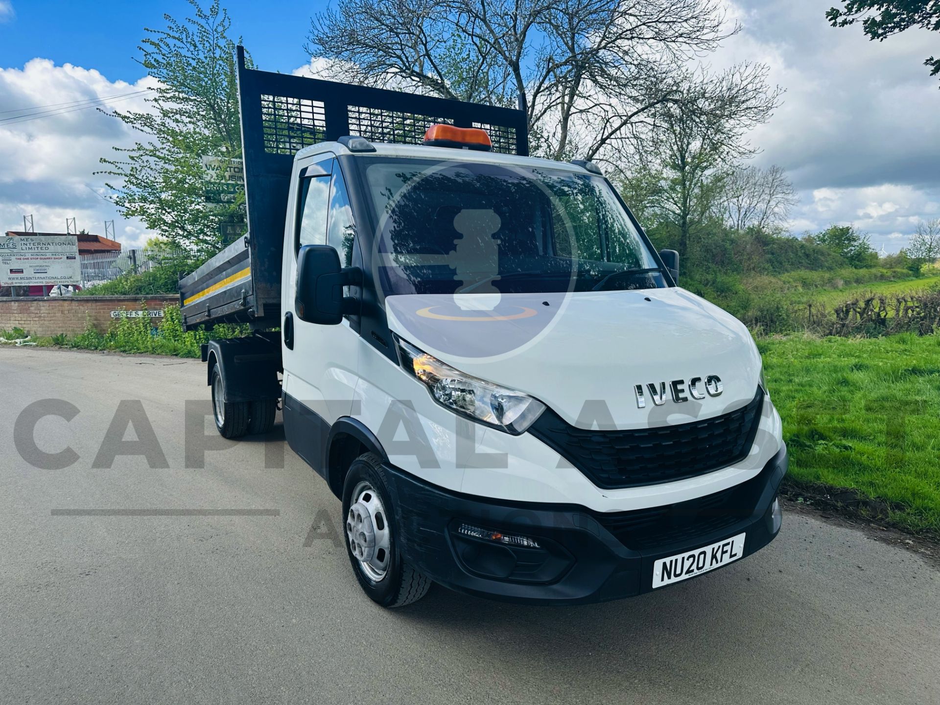 (ON SALE) IVECO DAILY 35C14 *SINGLE CAB - TIPPER TRUCK* (2020 - EURO 6) 2.3 DIESEL - (3500 KG) - Image 2 of 28