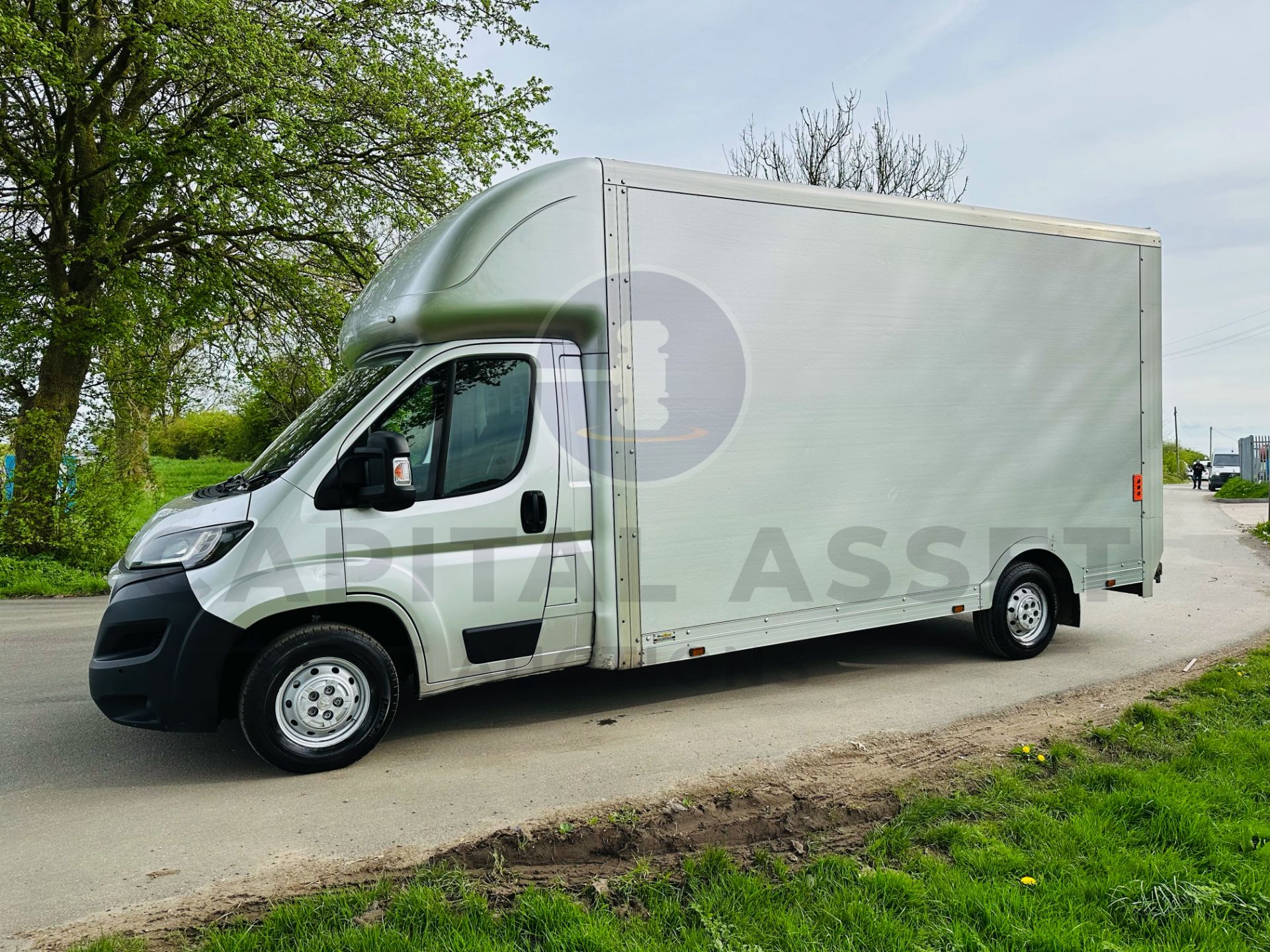 PEUGEOT BOXER 335 *LWB - LOW LOADER / MAXI MOVER LUTON* (2019 - EURO 6) 2.0 BLUE HDI - 6 SPEED *A/C* - Image 5 of 27