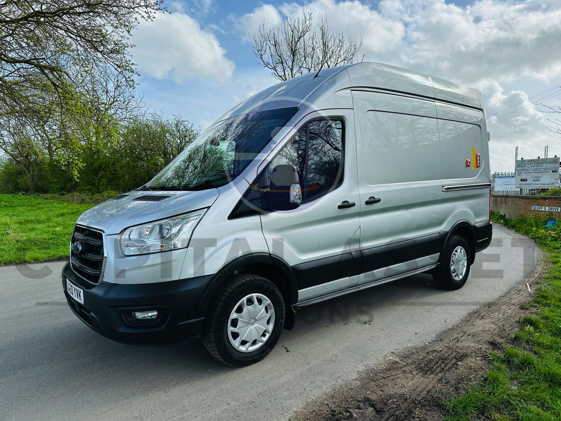 FORD TRANSIT 2.0TDCI (130) *TREND* LWB HIGH ROOF WITH ELECTRIC REAR TAIL LIFT - 20 REG - AIR CON - Bild 5 aus 32