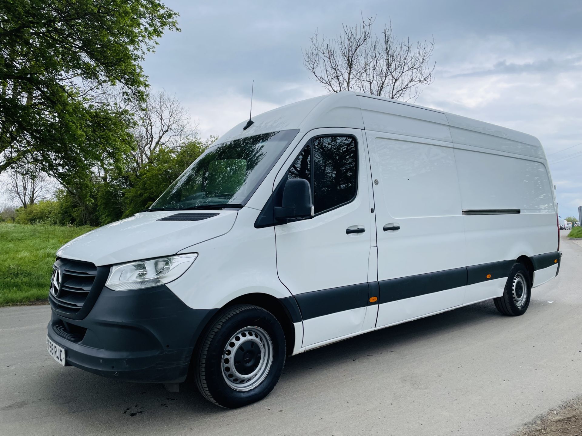 (ON SALE) MERCEDES SPRINTER 314CDI "LWB" HIGH ROOF (19 REG) EURO 6 - ONLY 83K MILES - CRUISE CONTROL - Image 8 of 17