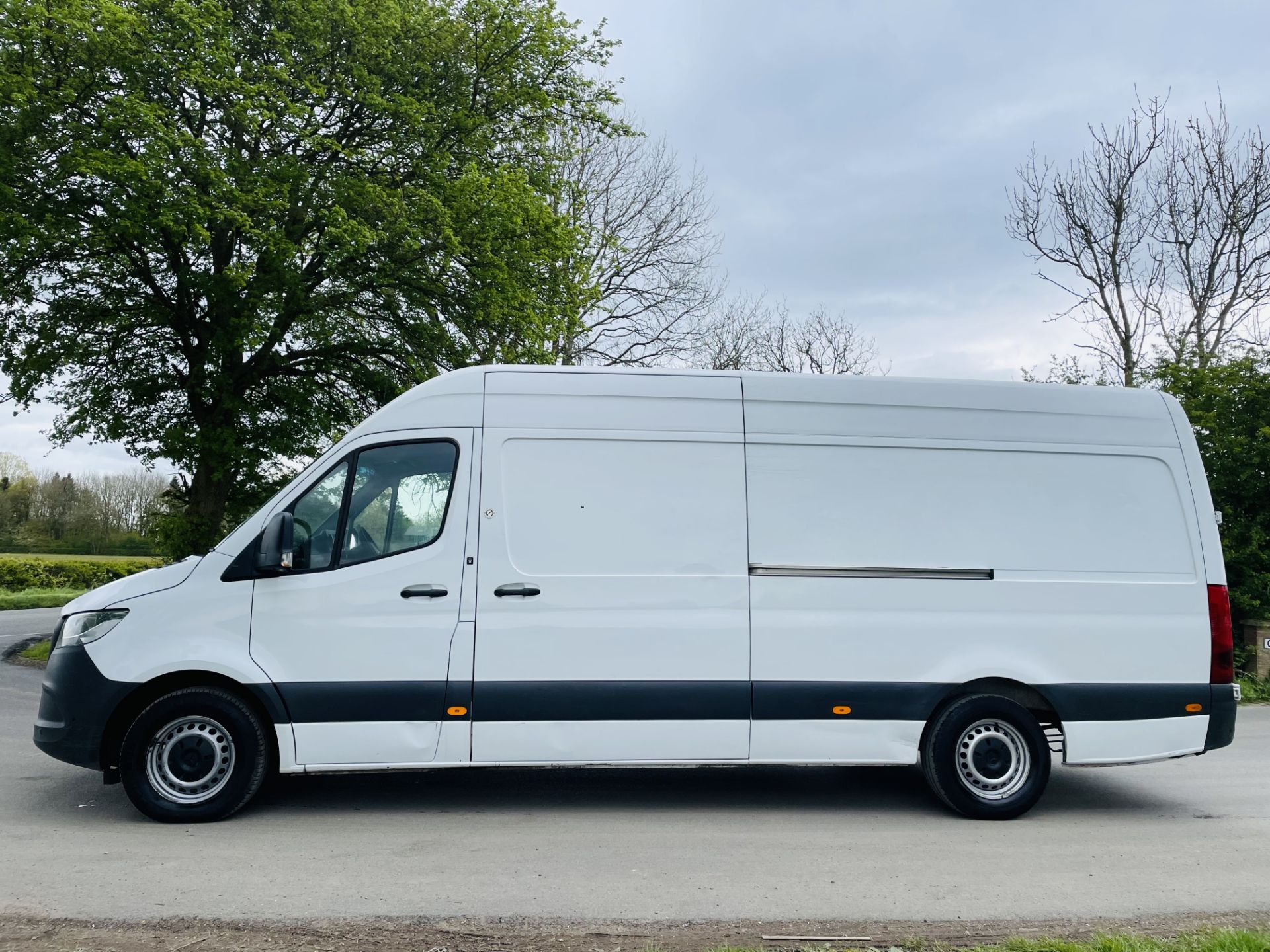(ON SALE) MERCEDES SPRINTER 314CDI "LWB" HIGH ROOF (19 REG) EURO 6 - ONLY 83K MILES - CRUISE CONTROL - Image 7 of 17