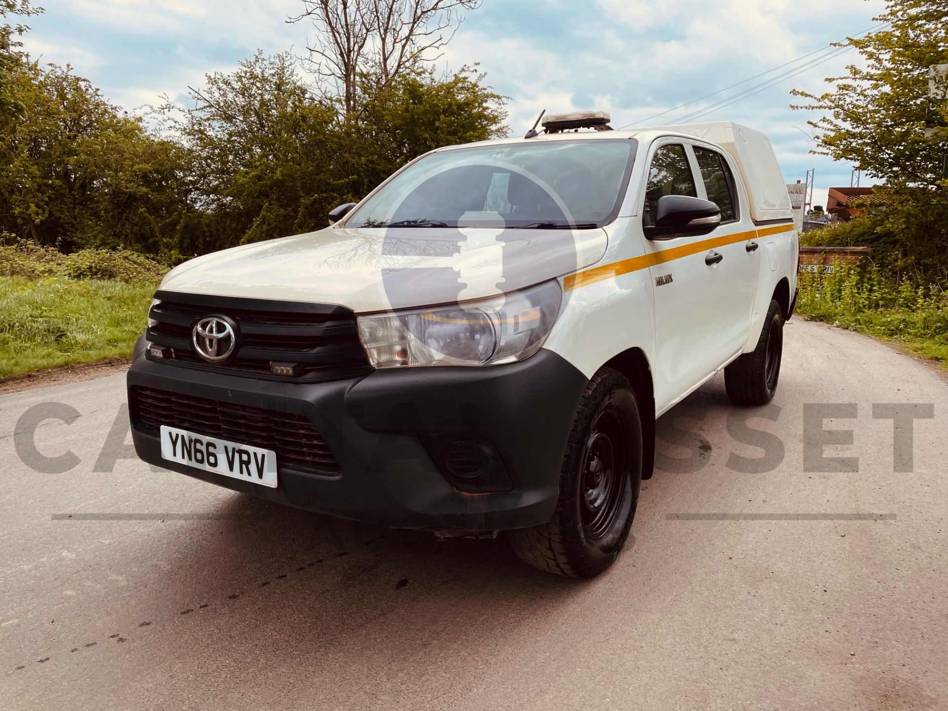(ON SALE) TOYOTA HILUX *ACTIVE EDITION* DOUBLE CAB PICK-UP (2017 - EURO 6) D-4D - AUTO STOP/START - Image 4 of 25